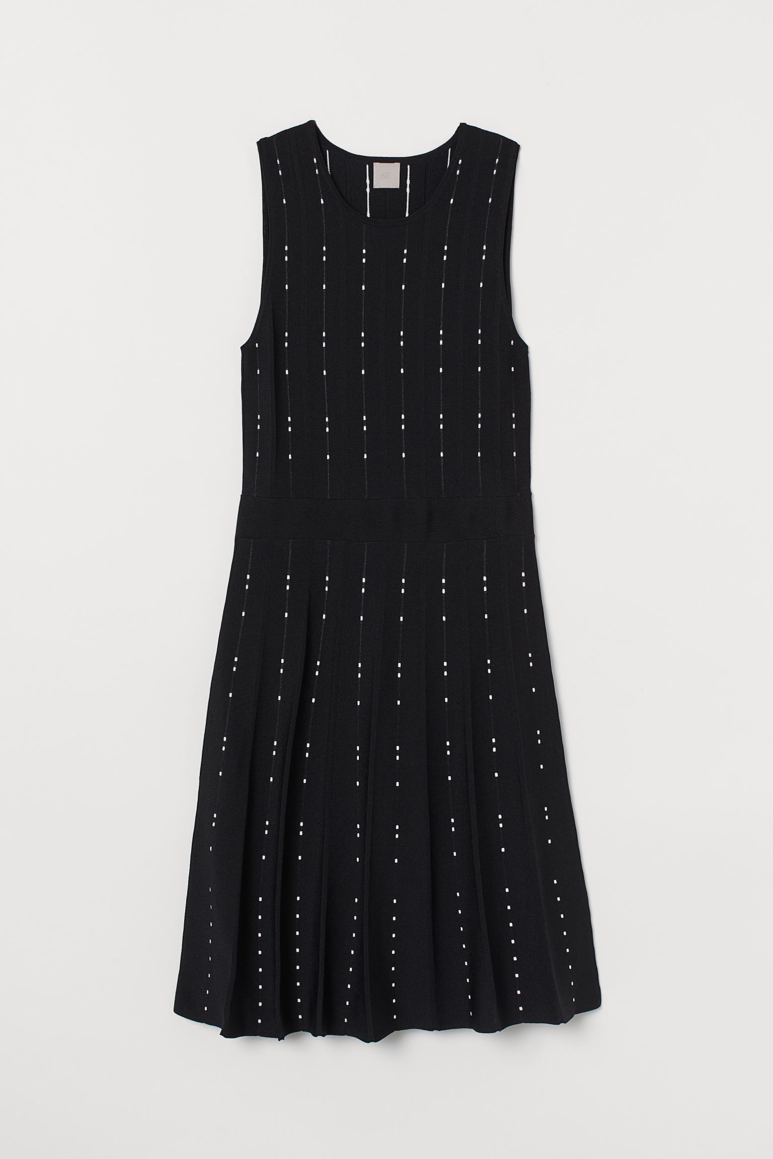 

Платье H&M L Черный 8992822dm_черный