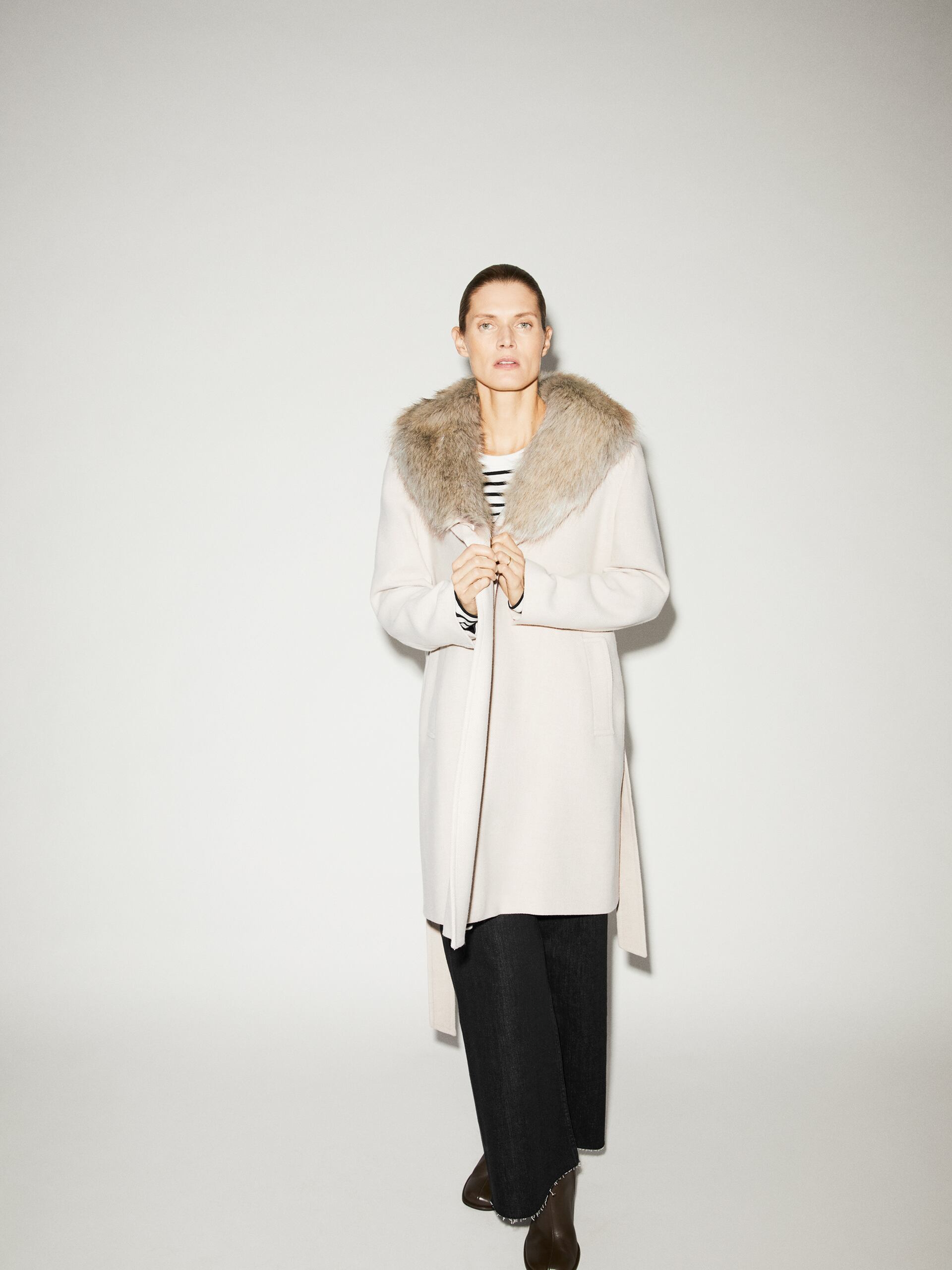 

Пальто Zara 8563/636/711 M Молочное