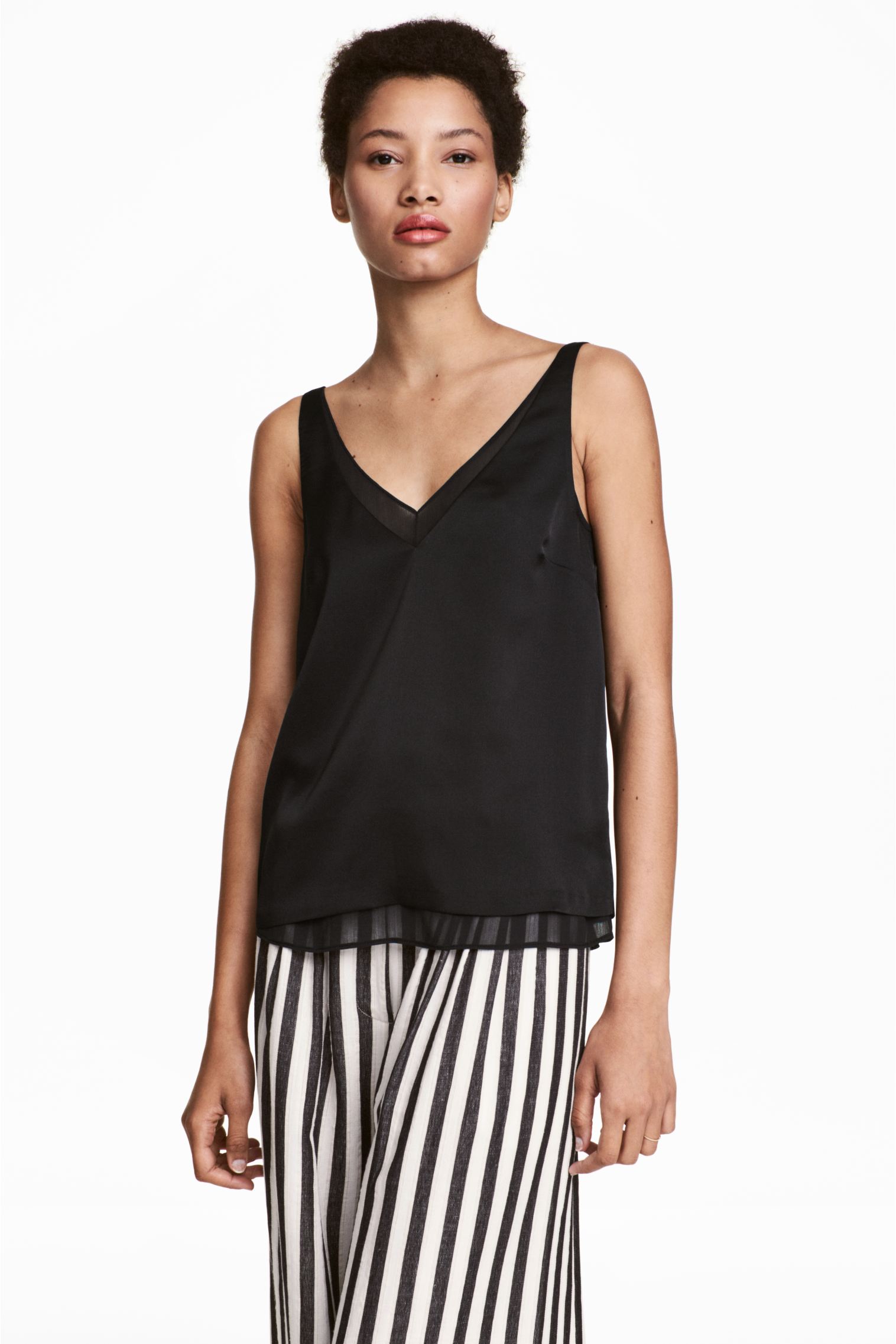 

Топ H&M 34 Черный 5337846RP1_черный