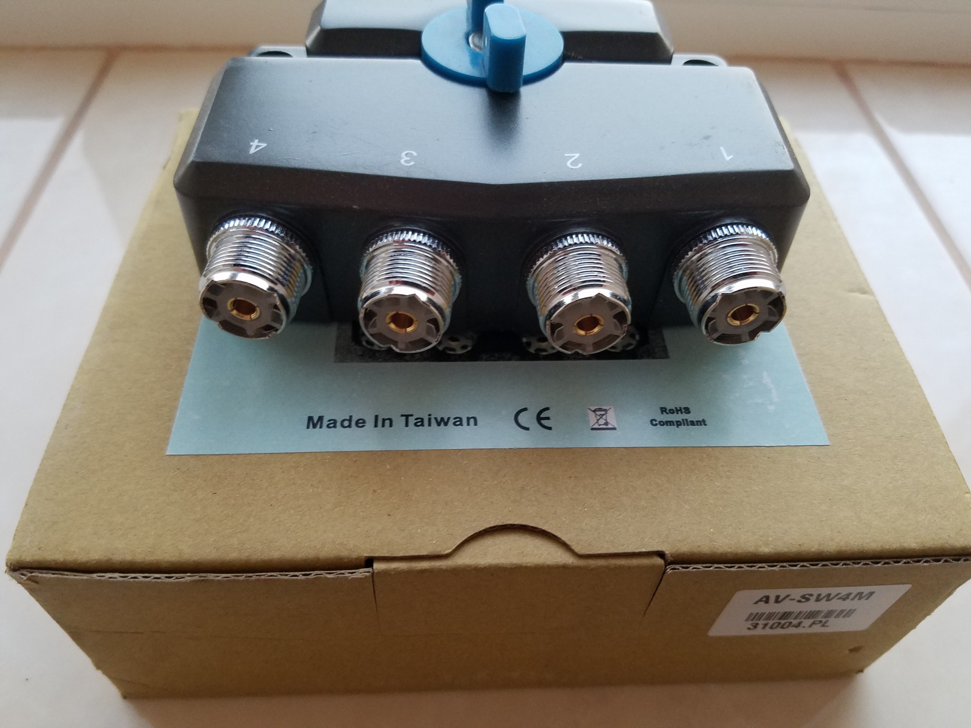 

Антенный переключатель коаксиальный AV-SW4M 4 канала Coaxial Antenna Switch