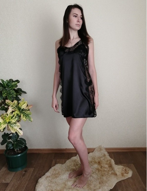 

Атласная Сорочка Короткая с Кружевом FLEUR Lingerie Женская Сорочка на Тонких Бретелях 44 (XXL) Черная (S 5218)