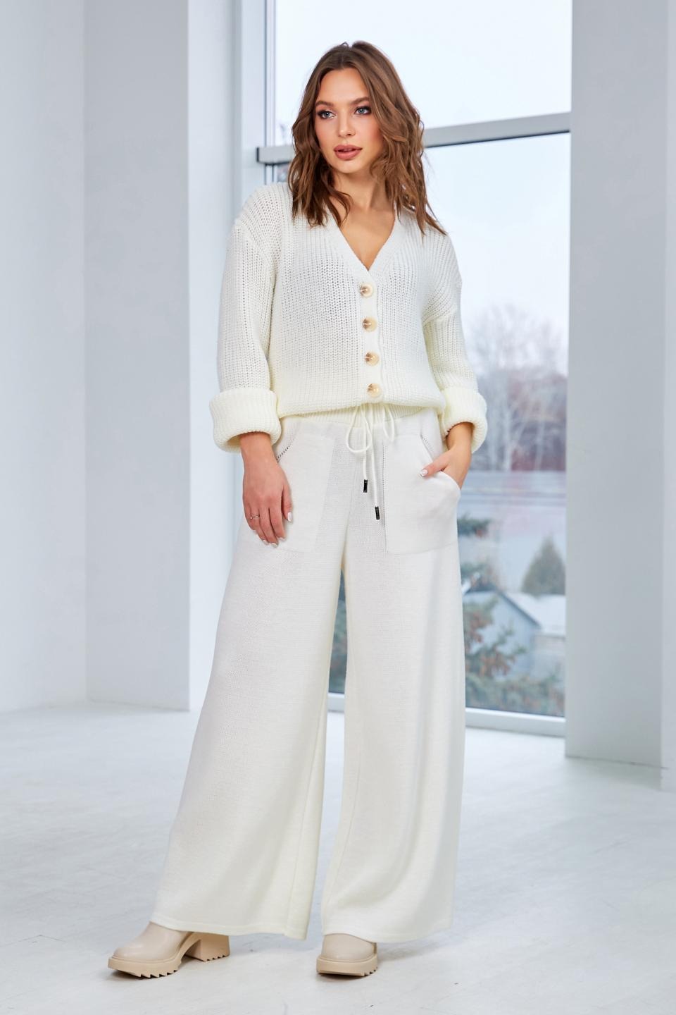 

Fashions • Вязаныи костюм Nansi Fashions - молоко (8212-гу, Fashions • Вязаныи костюм Nansi Fashions 44-50 молоко (8212-гу)