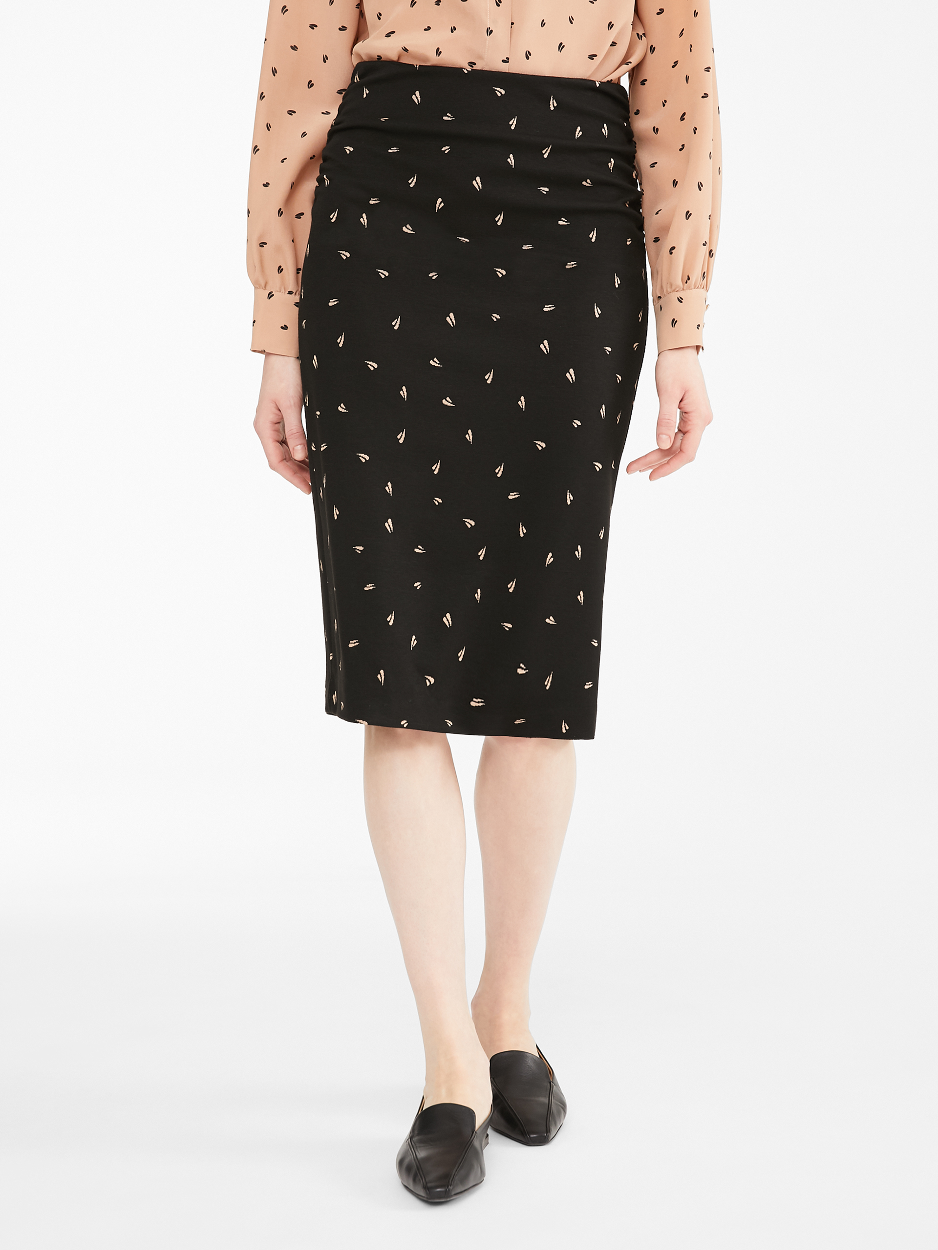 

Юбка MaxMara  Черная 67760109600, Юбка MaxMara M Черная 67760109600