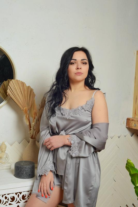 

Женская шелковая пижама тройка (халат, майка, шорты) серая, размер, Женская шелковая пижама тройка (халат, майка, шорты) серая, размер L