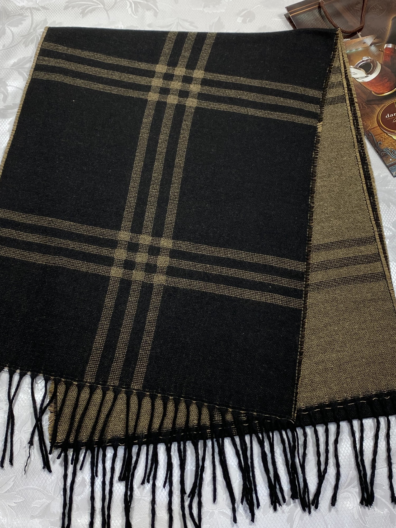 

Шарф Asistanbul 180*33 см кашемировый двухсторонний мужской черно-бежевый с бахромой