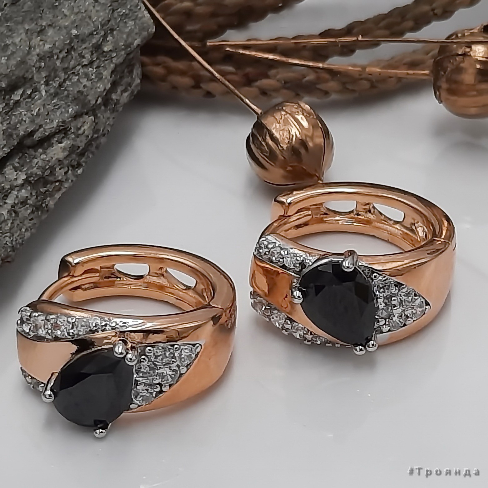 

Серьги с позолотой XUPING (34010525-01)
