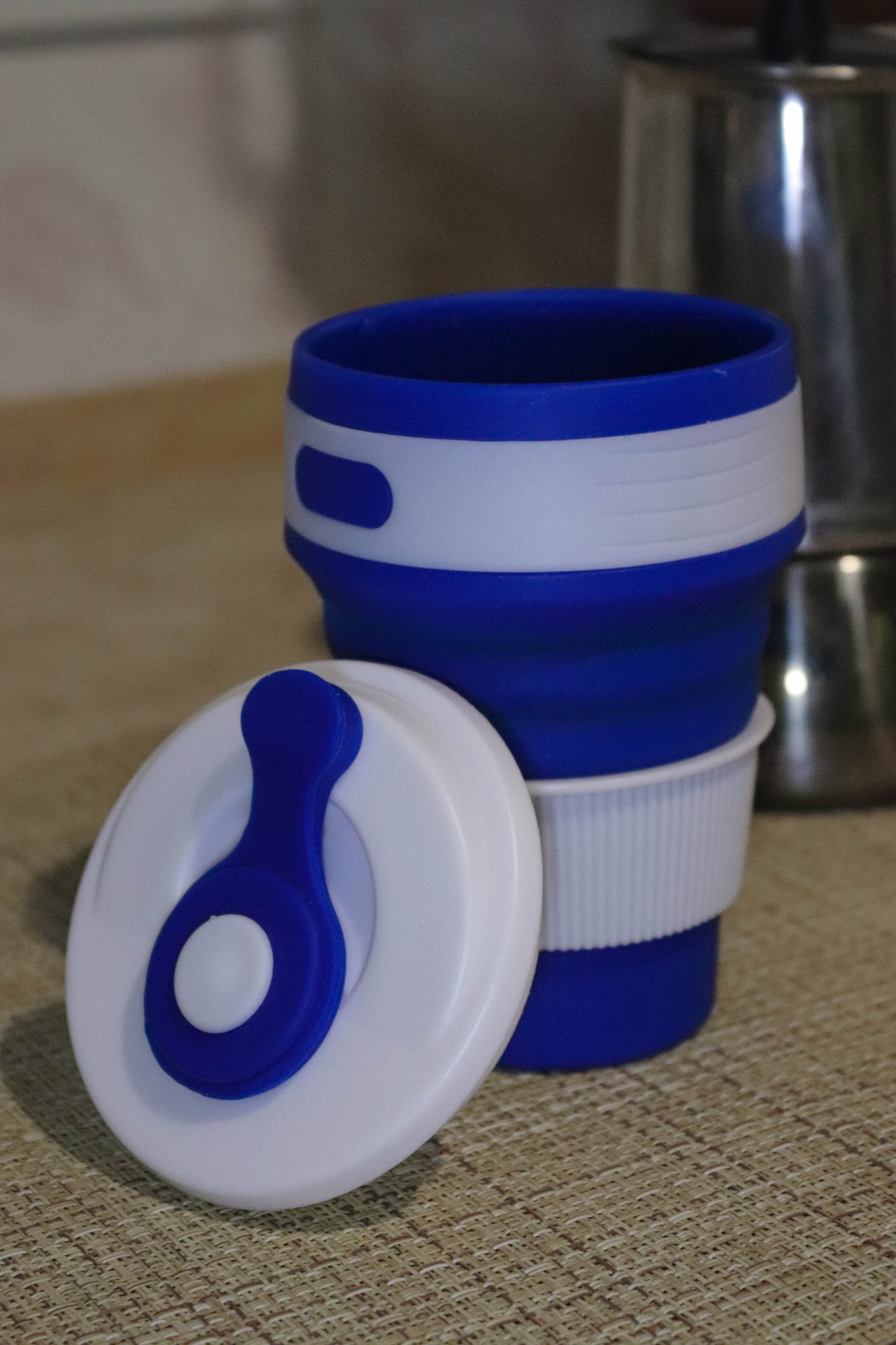 

Складна силіконова чашка Collapsible Coffe Cup 350 ml синя