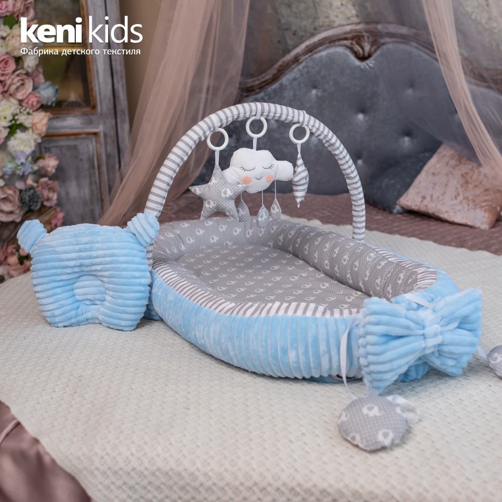 

Кокон-гнёздышко для новорожденных KENI KIDS Слоники 100x58 см. Серо-Голубой + Дуга с игрушками + Съемный матрасик + Ортопедическая Подушка
