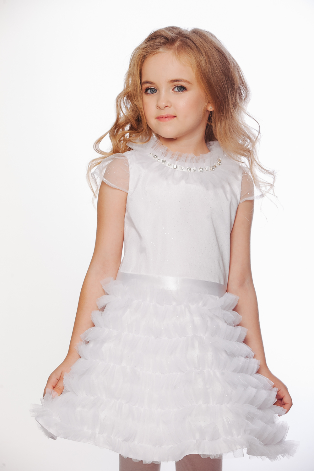 

Платье блеск с настрочными рюшами Lukas Kids 122 белое(9536бел)