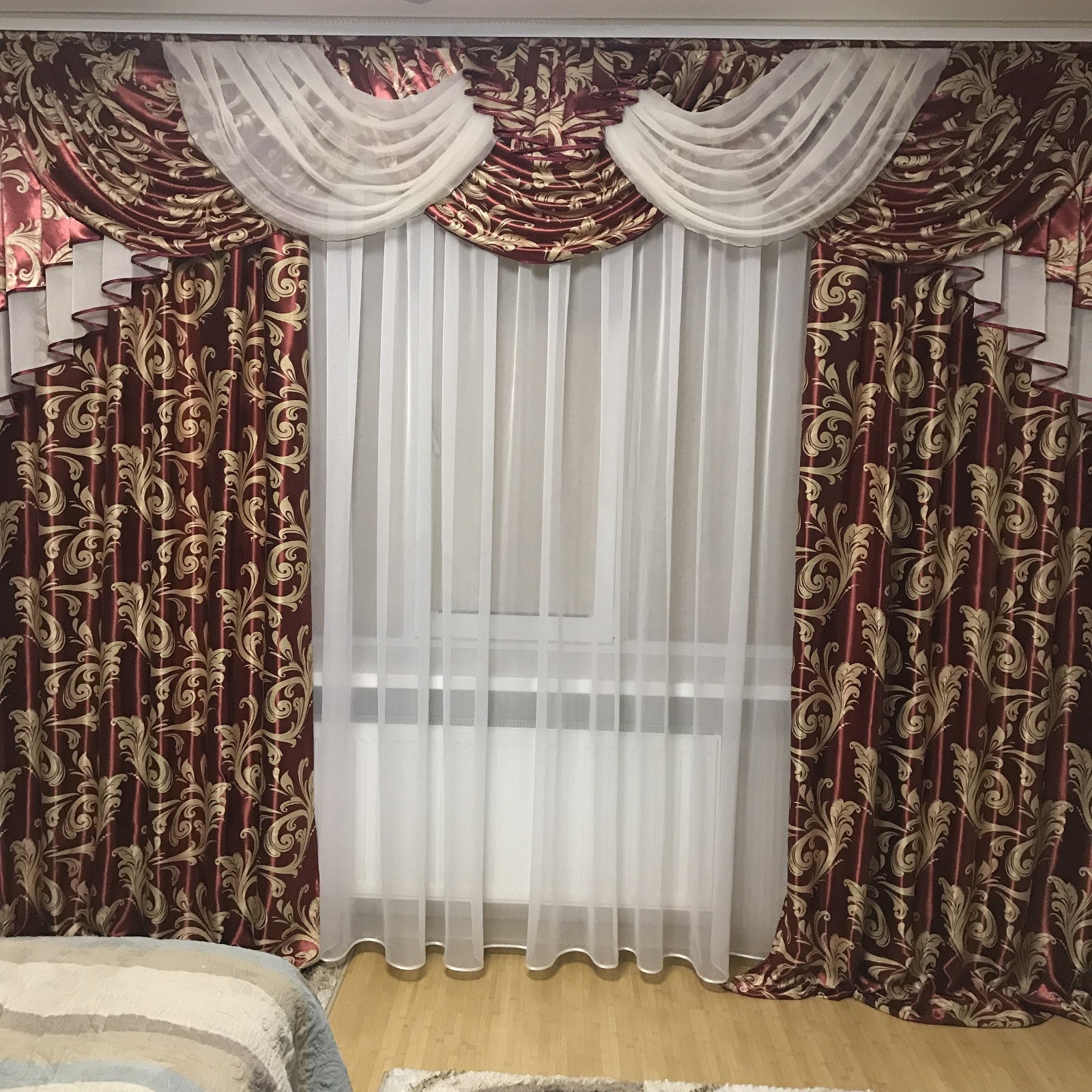 

Шторы с ламбрекеном TG Home в зал, спальню №315 бордовые