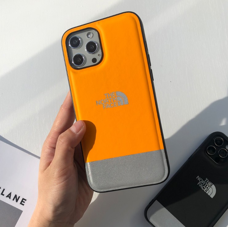 

Светоотражающий чехол The North Face для iPhone 13 Оранжевый