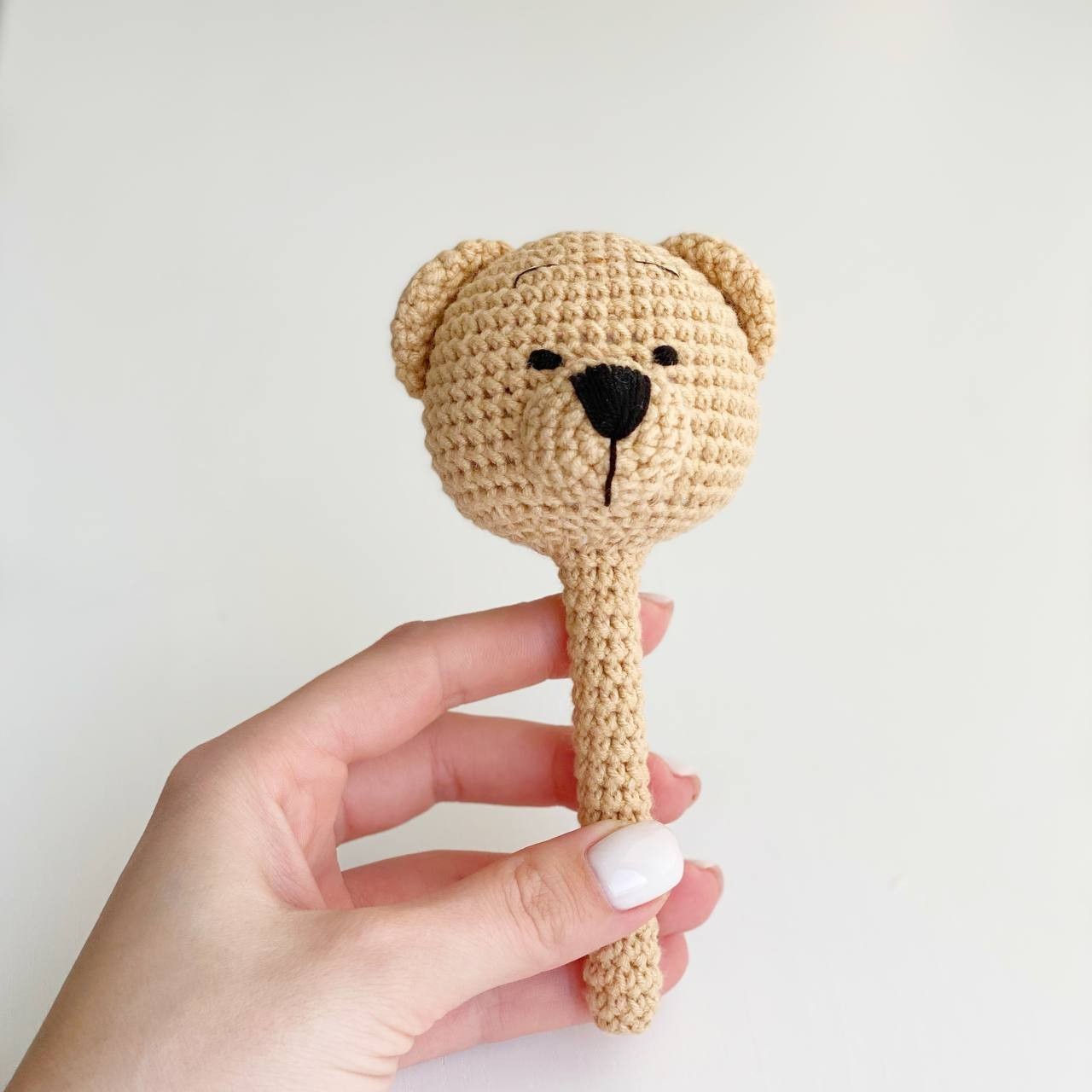 

Вязанная погремушка Баловень Teddy Bear