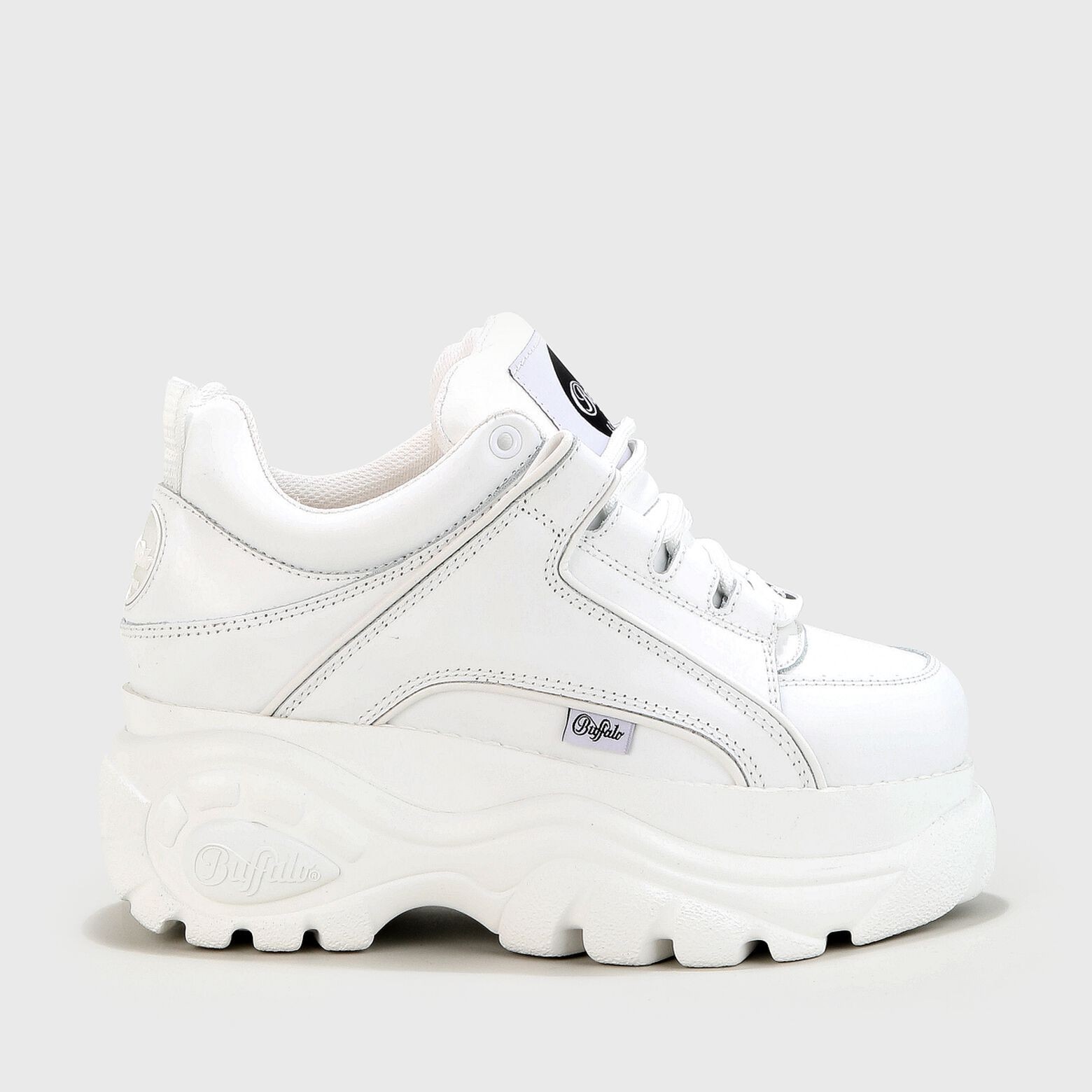 

Женские кроссовки Buffalo Classic Low 38 Белые 1533095-white