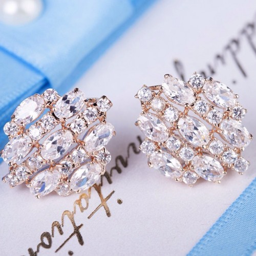 

Серьги с кристаллами Сваровски 087073 Italina 20мм*16мм Белый