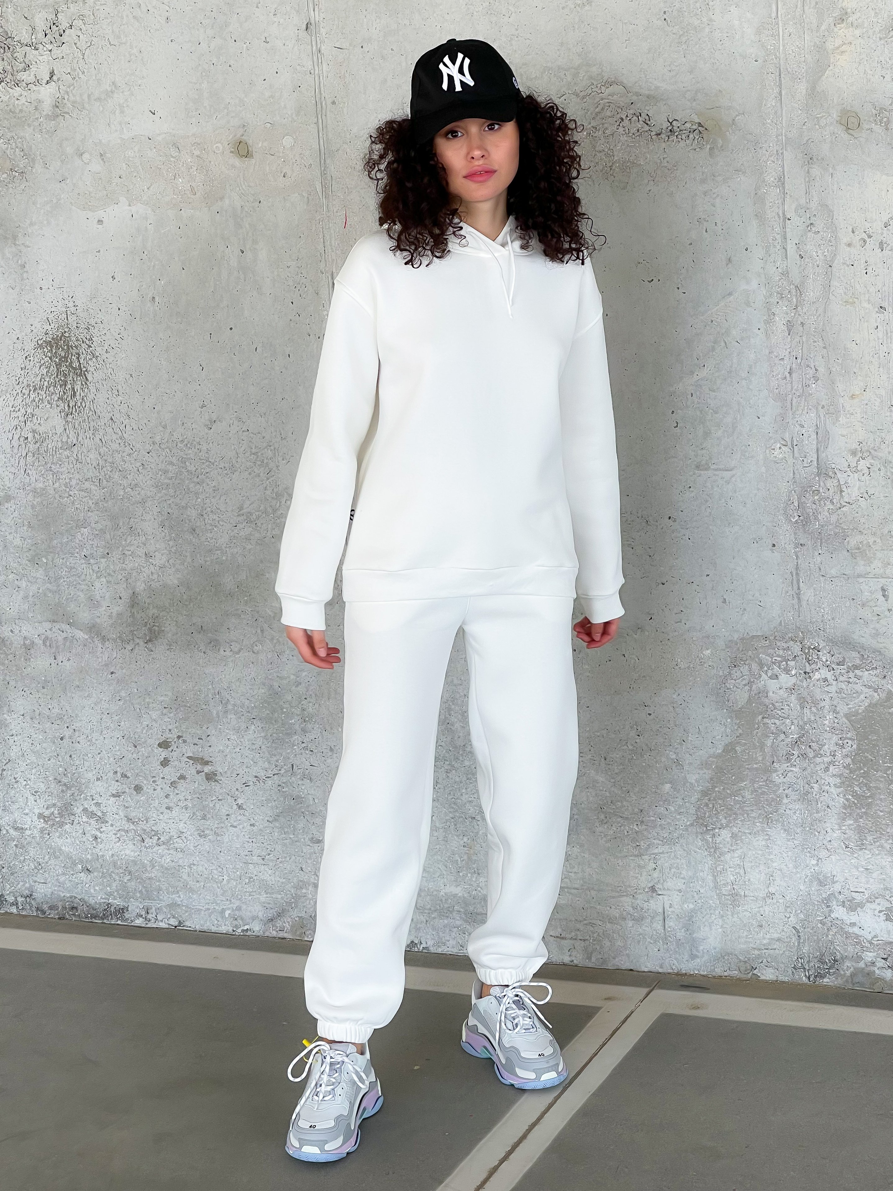 

Спортивный костюм LiLove 064-5 46-48 (L-XL) Белый