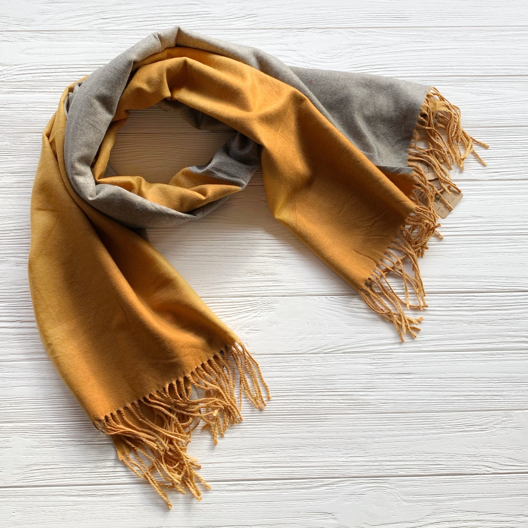 

Двусторонний кашемировый женский шарф однотонный Blended Cashmere 70 см на 210 см горчичный 100589