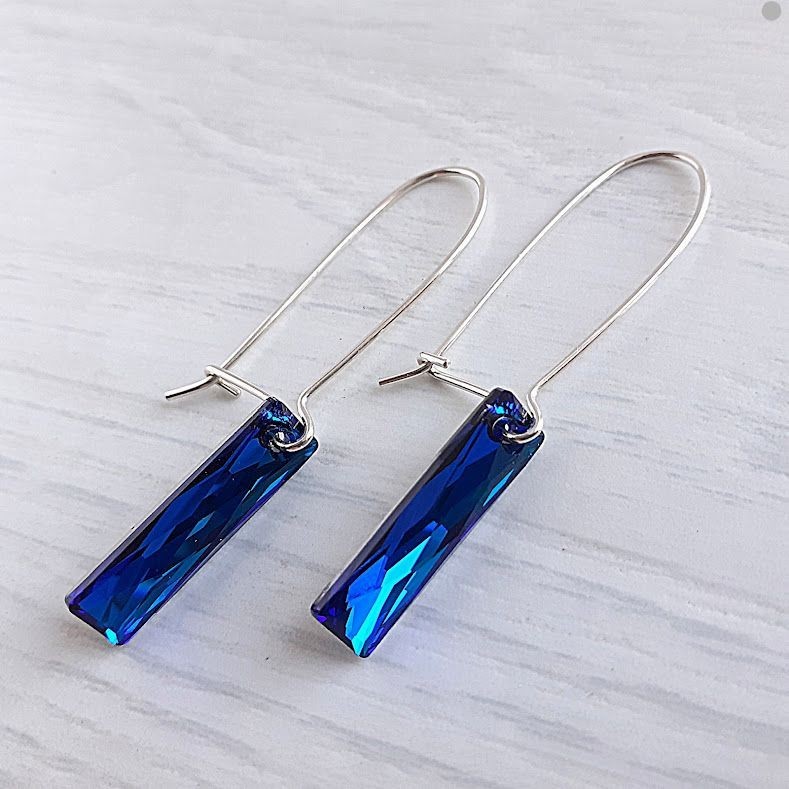 

Серьги длинные Hand Made с подвесками Сваровски в сине-бирюзово-голубых тонах
