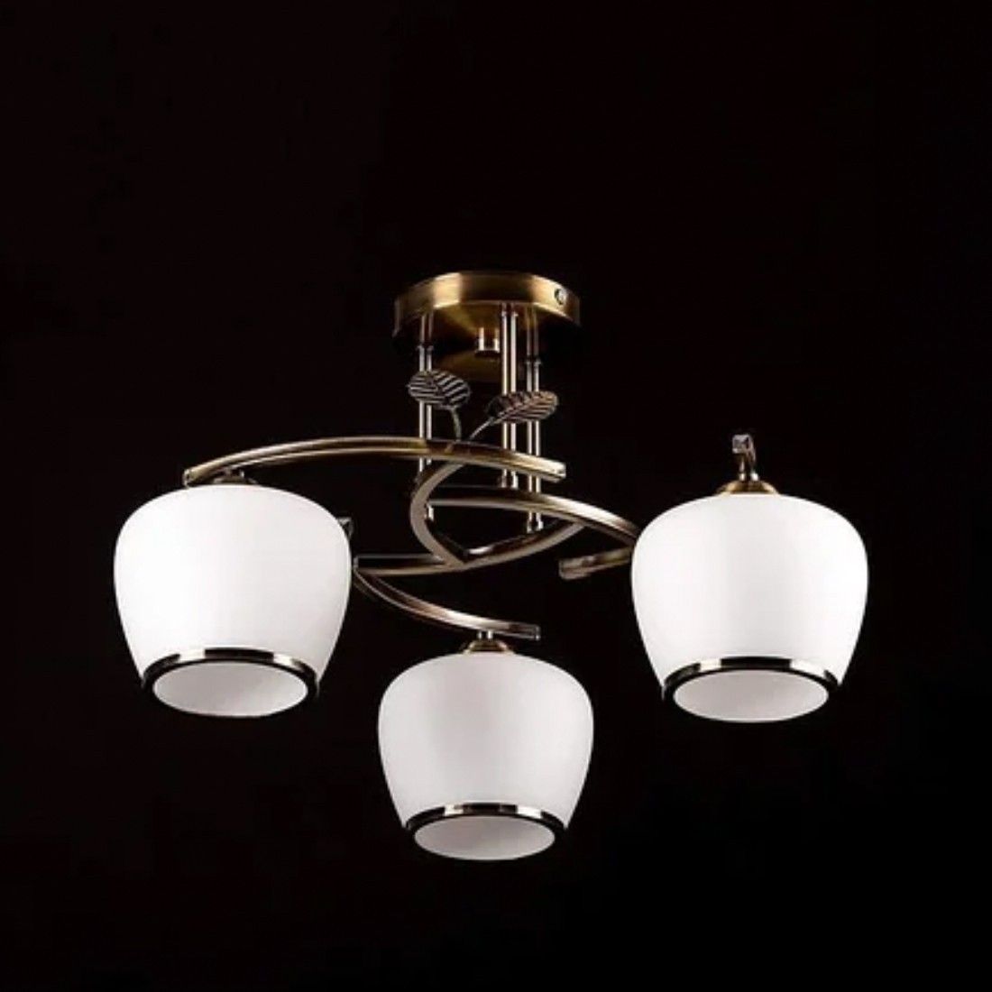 

Люстра стелева Свет на три плафона антична 7992/3 AB+WT