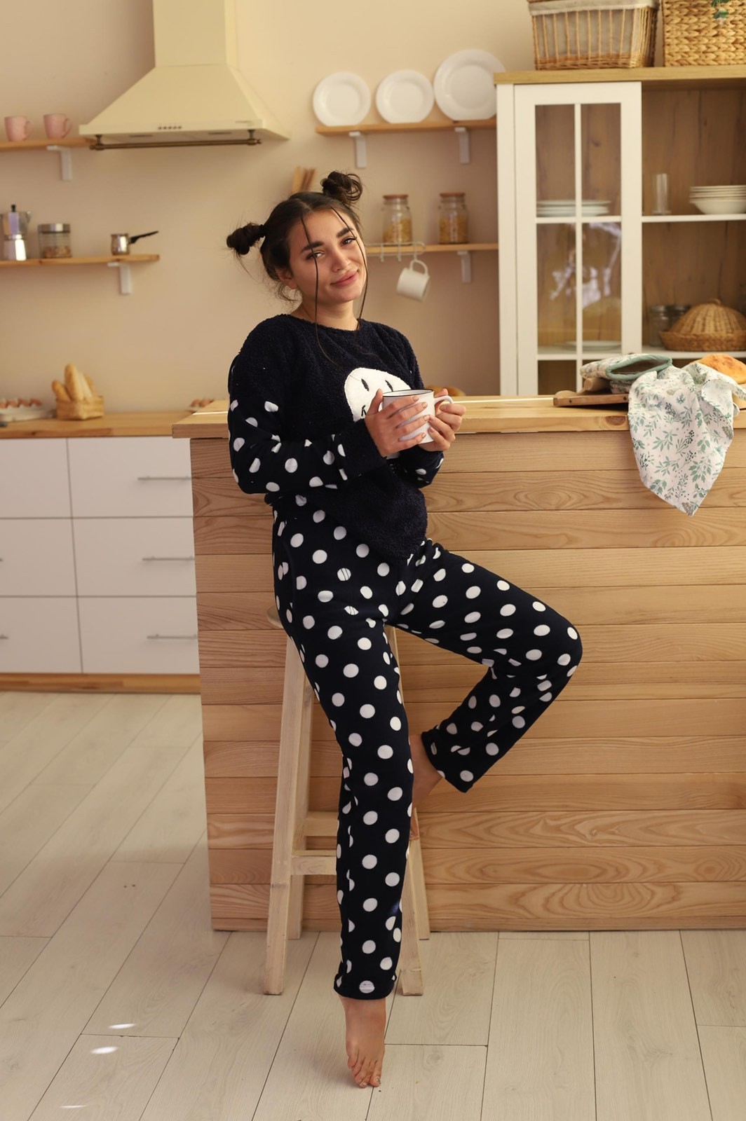 

Женская пижама черная кофта и штаны велсофт Pijamoni  kshv001, Женская пижама черная кофта и штаны велсофт Pijamoni M kshv001