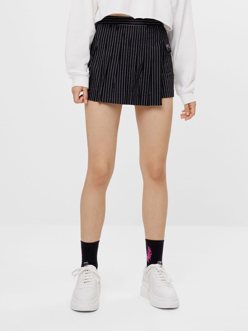 

Юбка-шорты Bershka 6460/168/800 М Черные с белым
