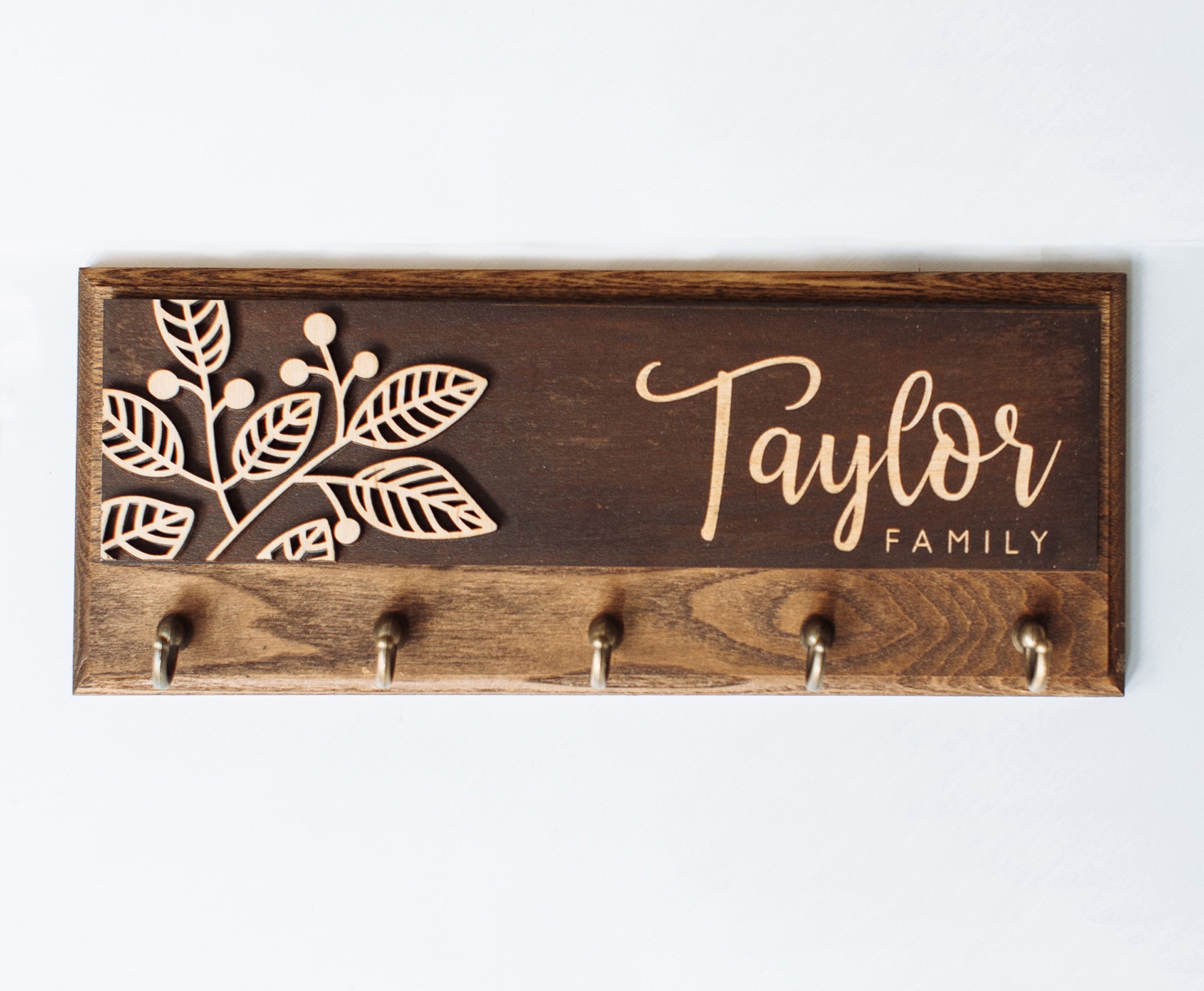 

Ключница из дерева TAYLOR Should Buy Wood именная 13х32 см Темная