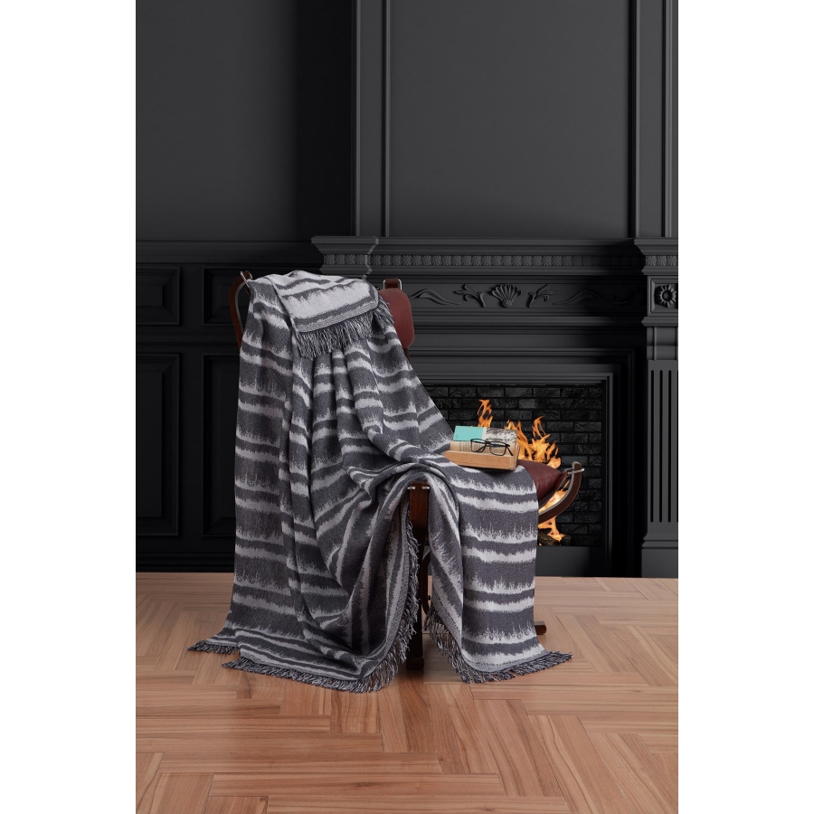 

Современный плед-накидка Damask Eponj Home 170х220 см Черный