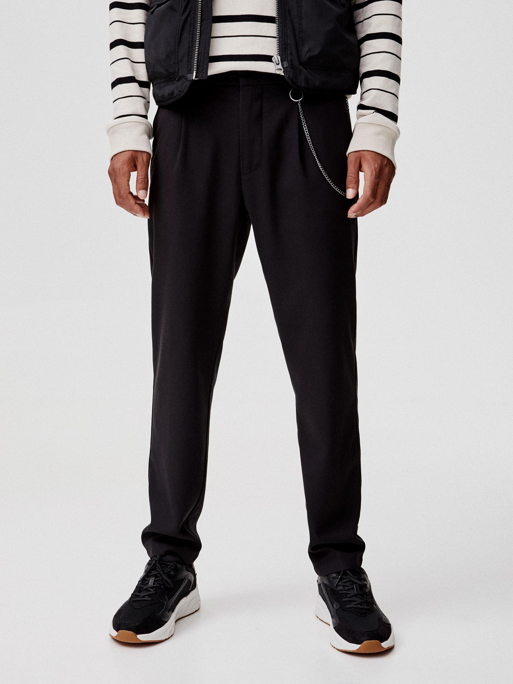 

Брюки Pull & Bear XAZ260368UUHV  Черные, Брюки Pull & Bear XAZ260368UUHV 42 Черные