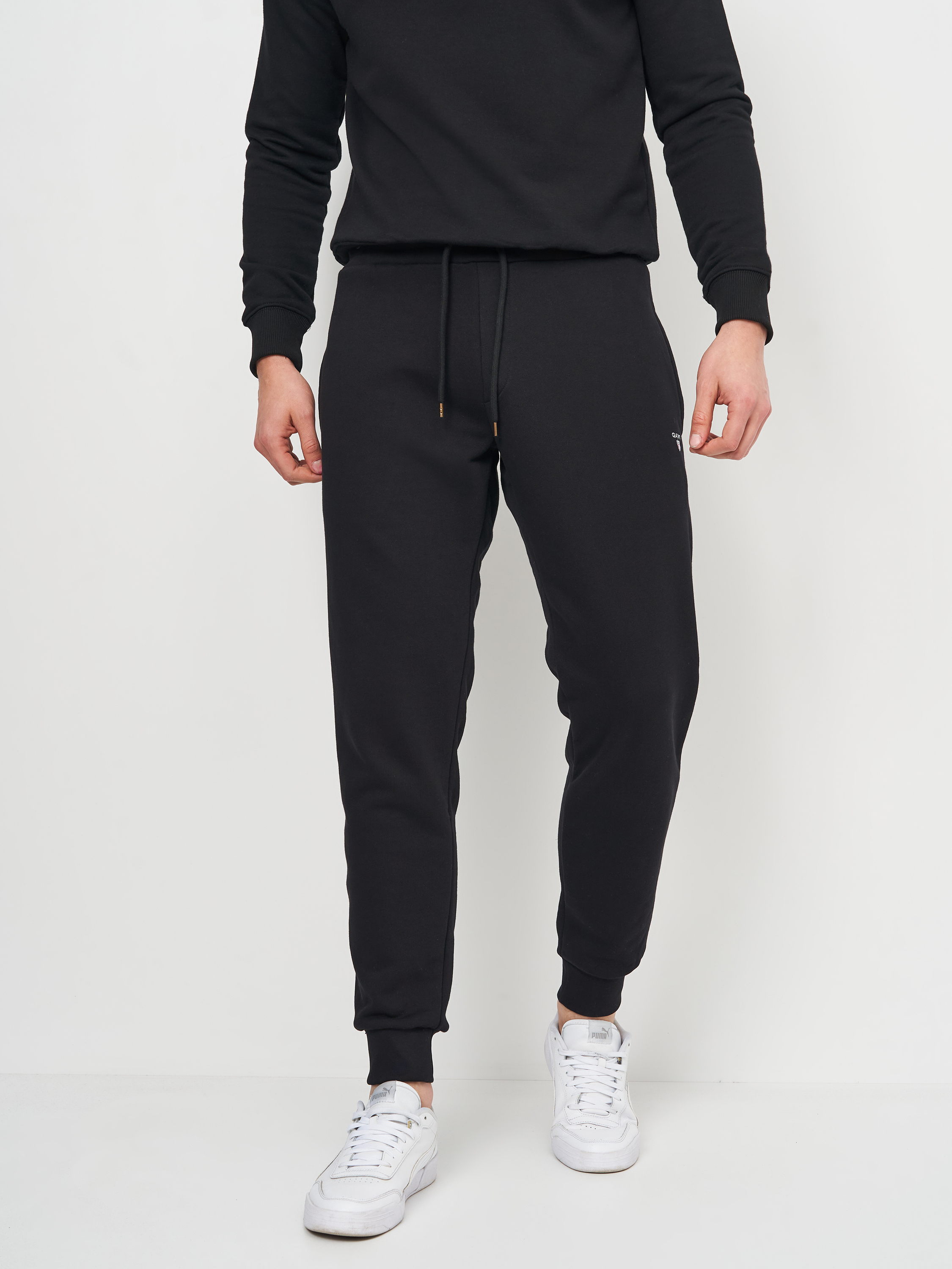

Спортивные штаны GANT 10825.1 S (44) Черные (10825.1_S)