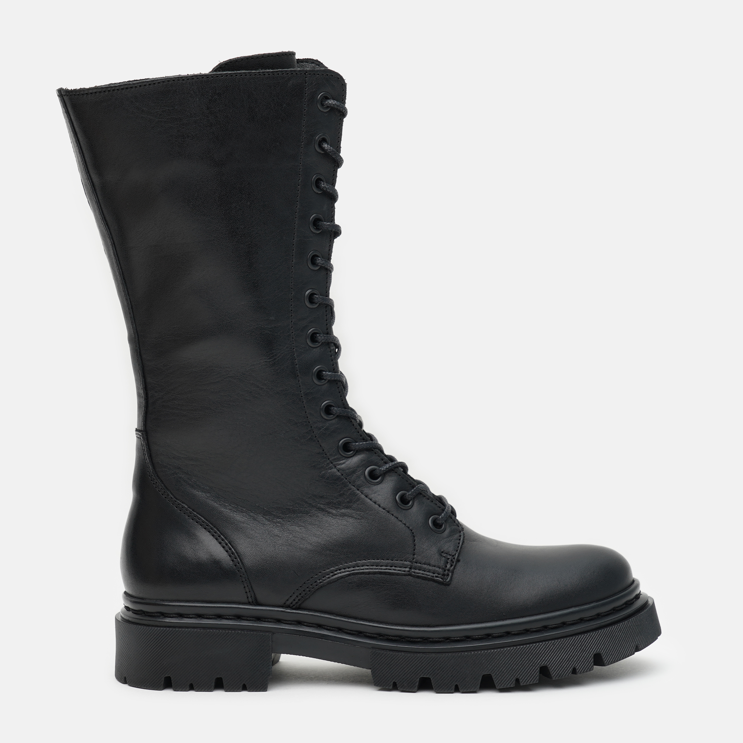 

Ботинки Bullboxer 610517E7L 41 Черные