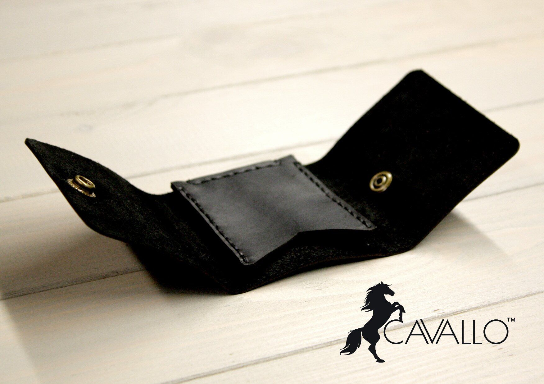 

Зажим для денег из натуральной кожи Cavallo™ Crazy Horse Classic, черный С0008
