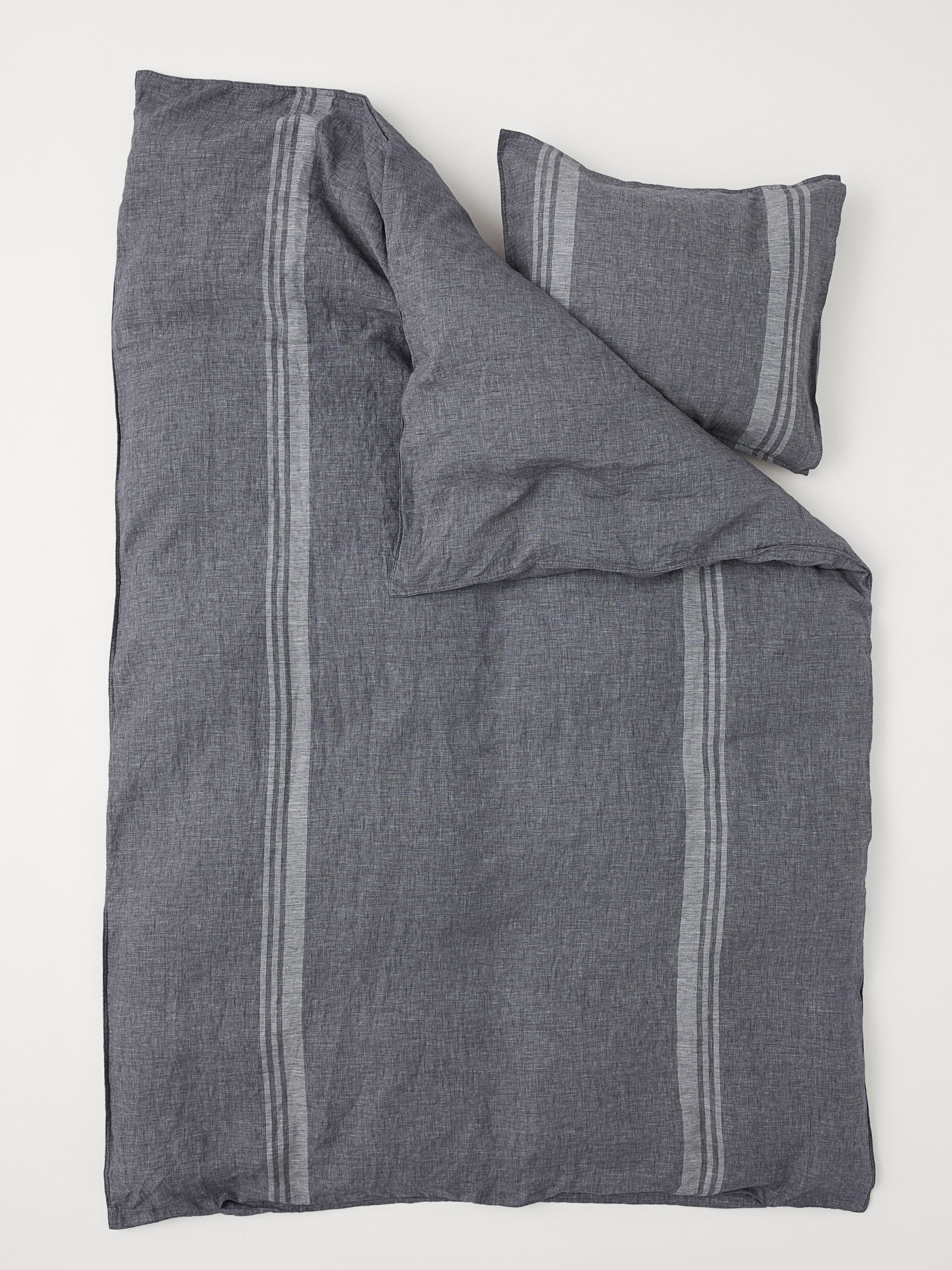 

Постельное белье в полоску H&M 2630571 One size Серый