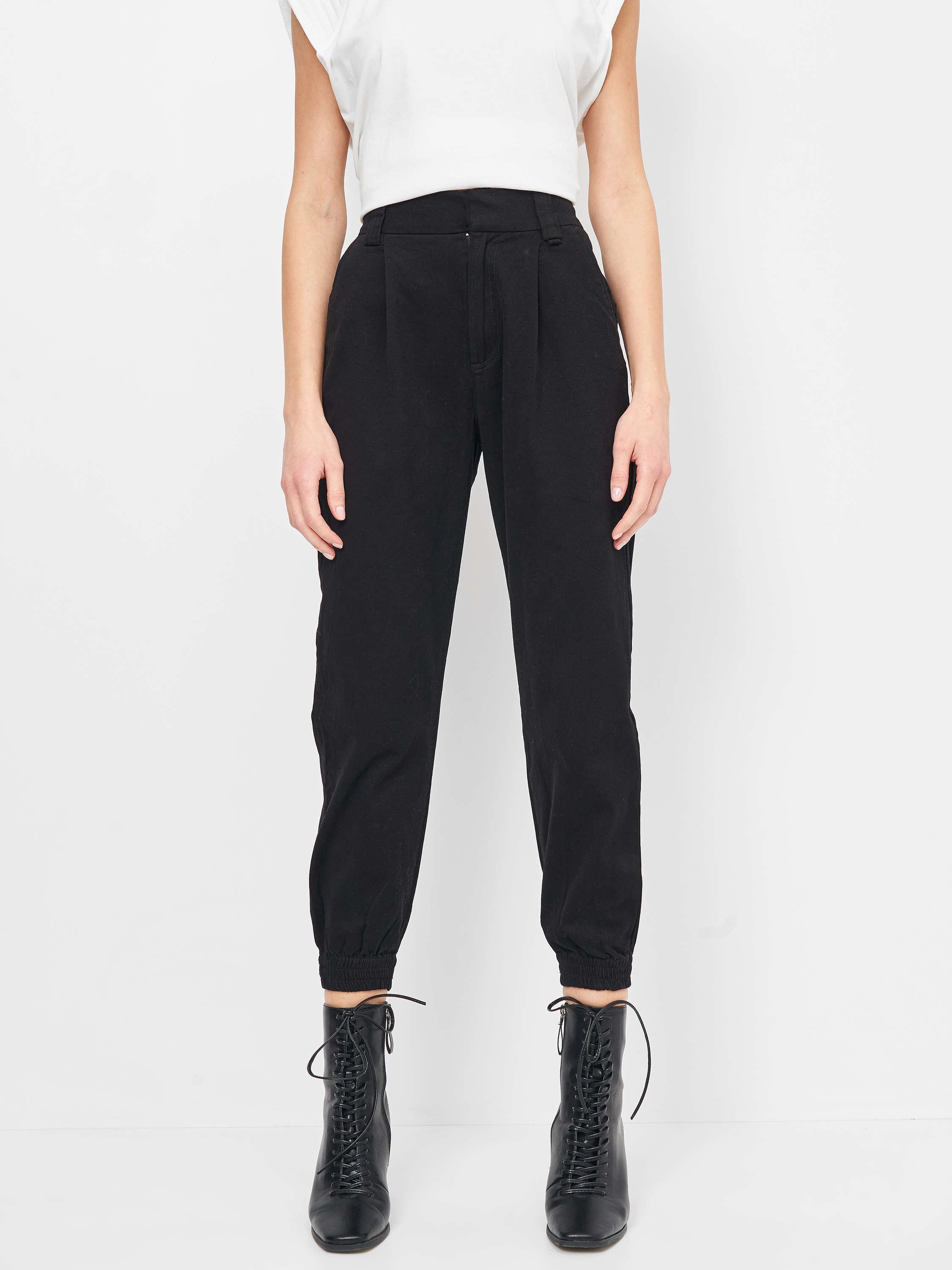 

Брюки Pull & Bear 5670/327/800 XS Черные