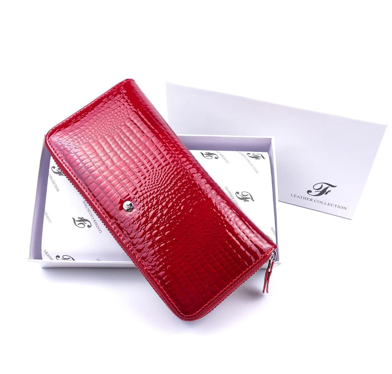 

Кожаный женский лаковый кошелек-клатч на одну молнию Salfeite F-AE38-RED красный