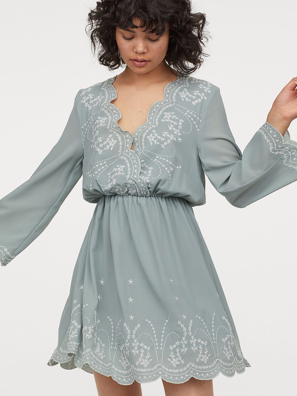 

Платье H&M 0708868 46 Серое с зеленым