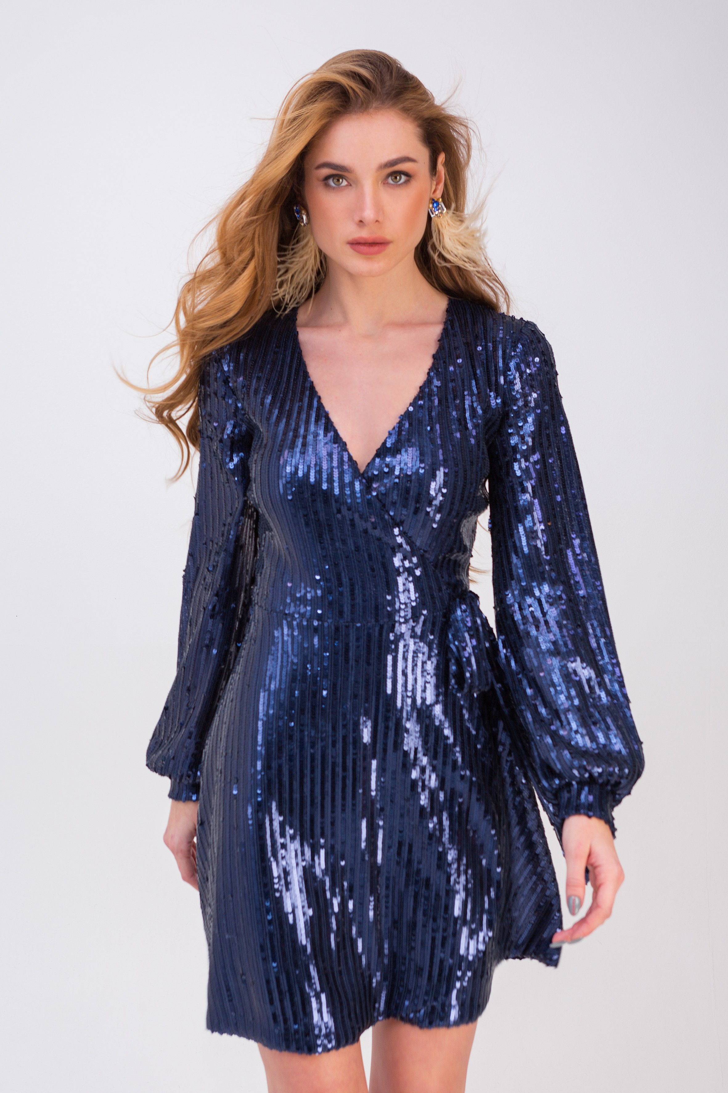 

Блестящее платье на запах Джеки синее 44