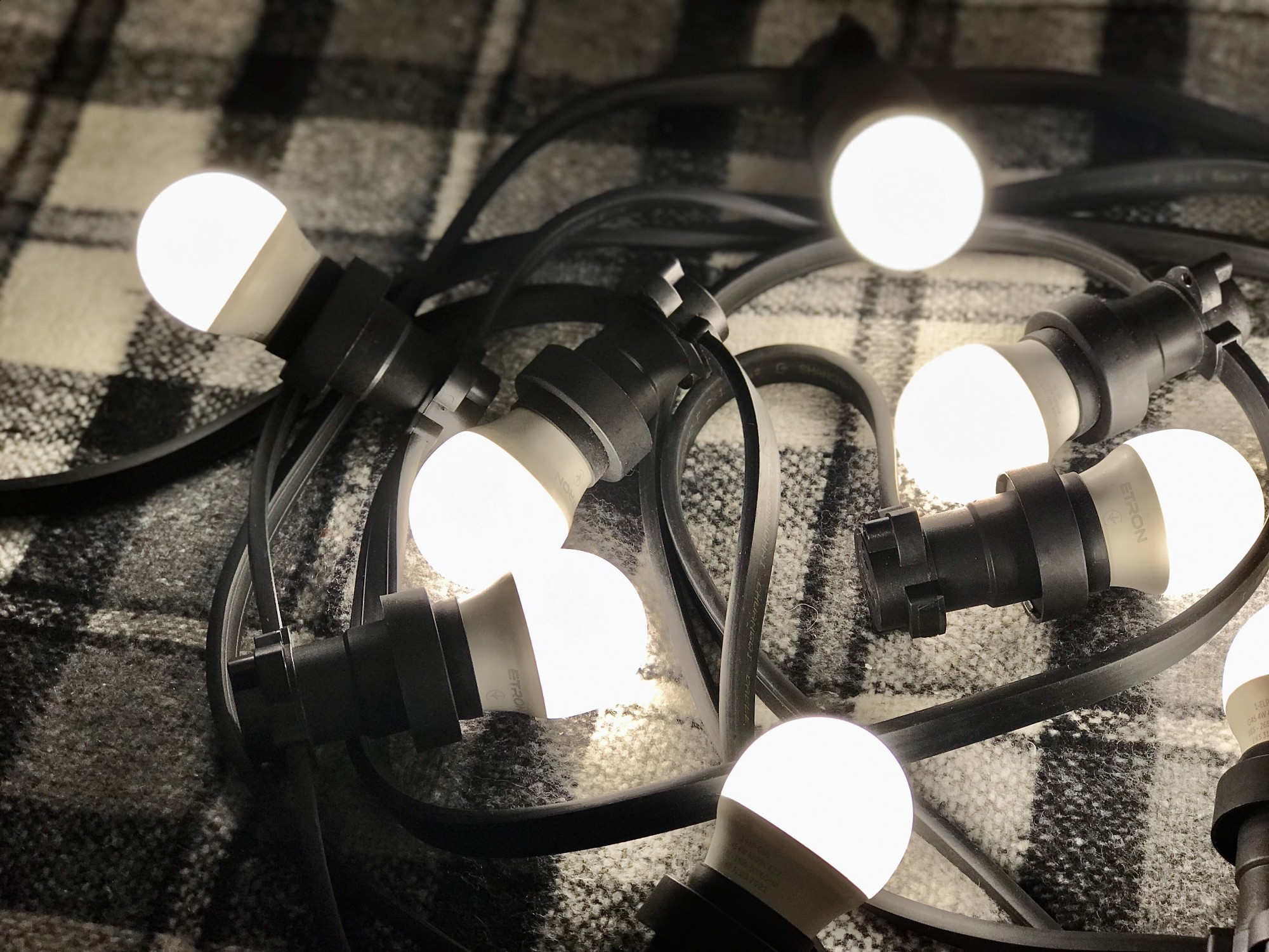 

Уличная Ретро Гирлянда Патона с плоским проводом 200 метров на 401 LED лампу белого свечения по 4Вт