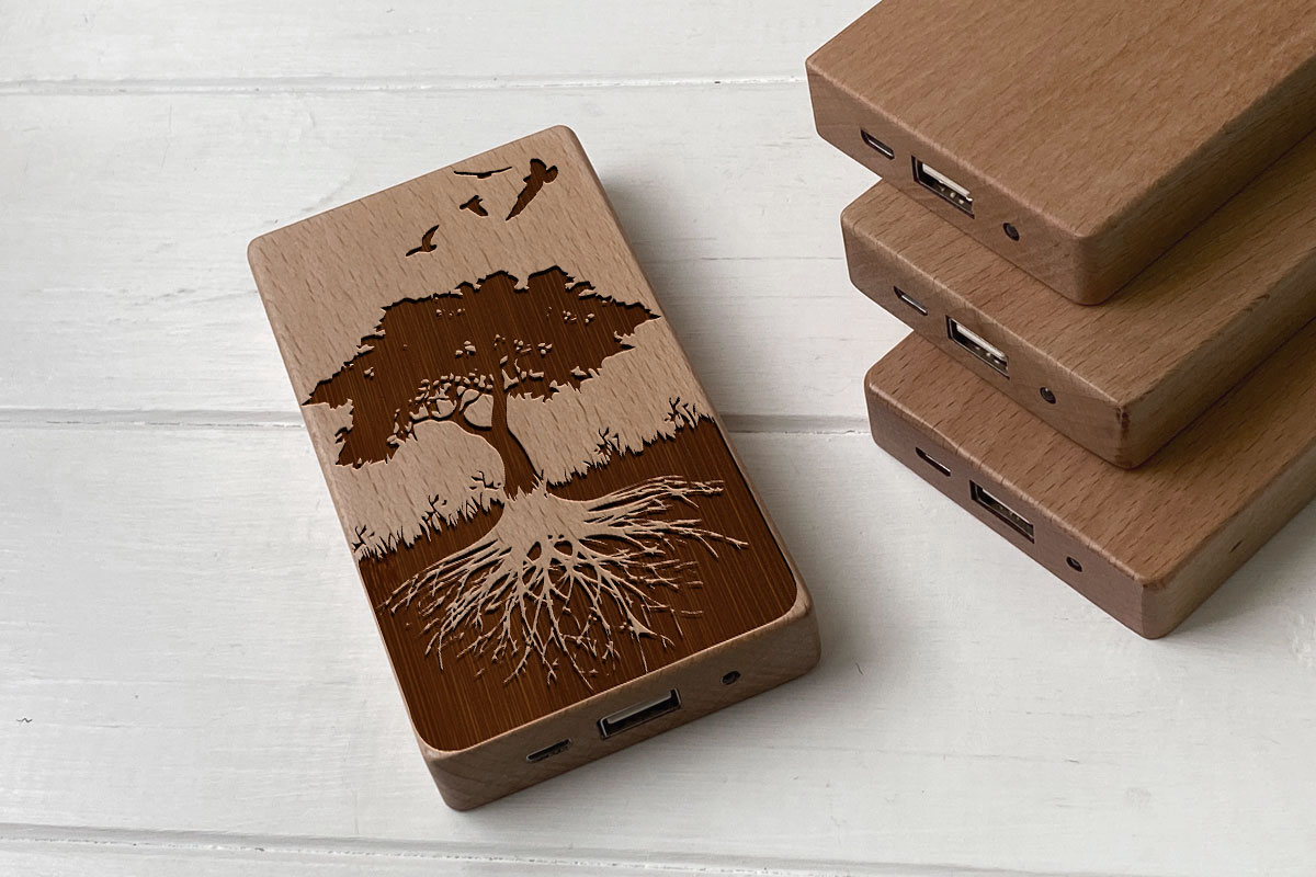 

Деревянный внешний аккумулятор Maple с гравировкой Wood