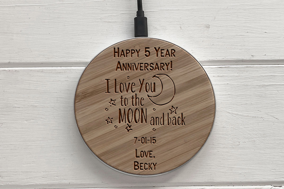 

Быстрая беспроводная деревянная зарядка SkinWood White Fast Charge Love Moon