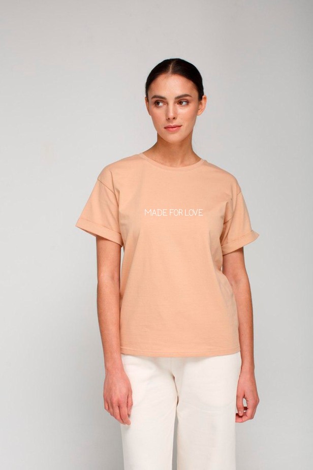 

Футболка Must Have XL (42) бежевая с надписью (7662)