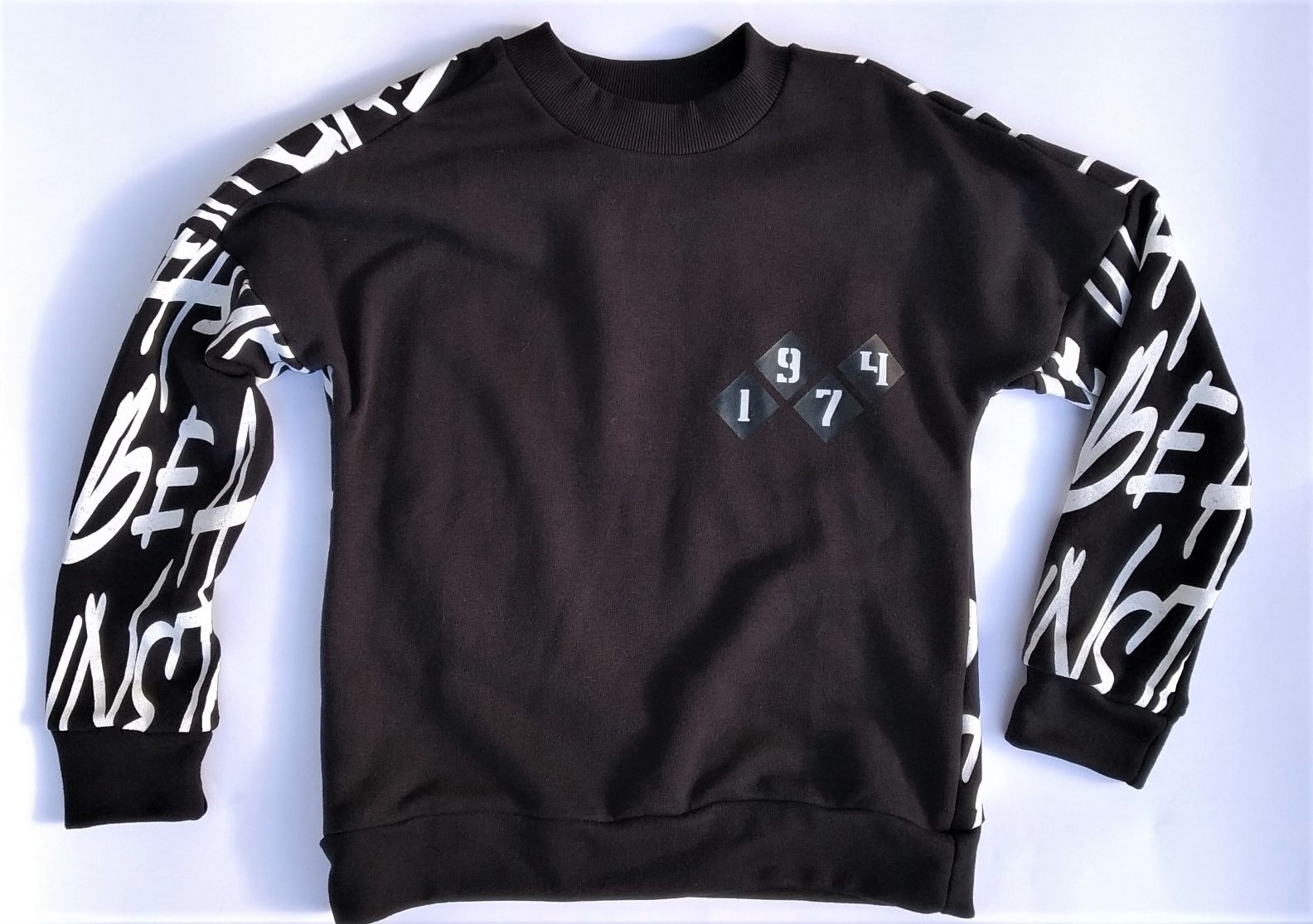 

Свитшот Marions надписи 140 см Черный (2811)