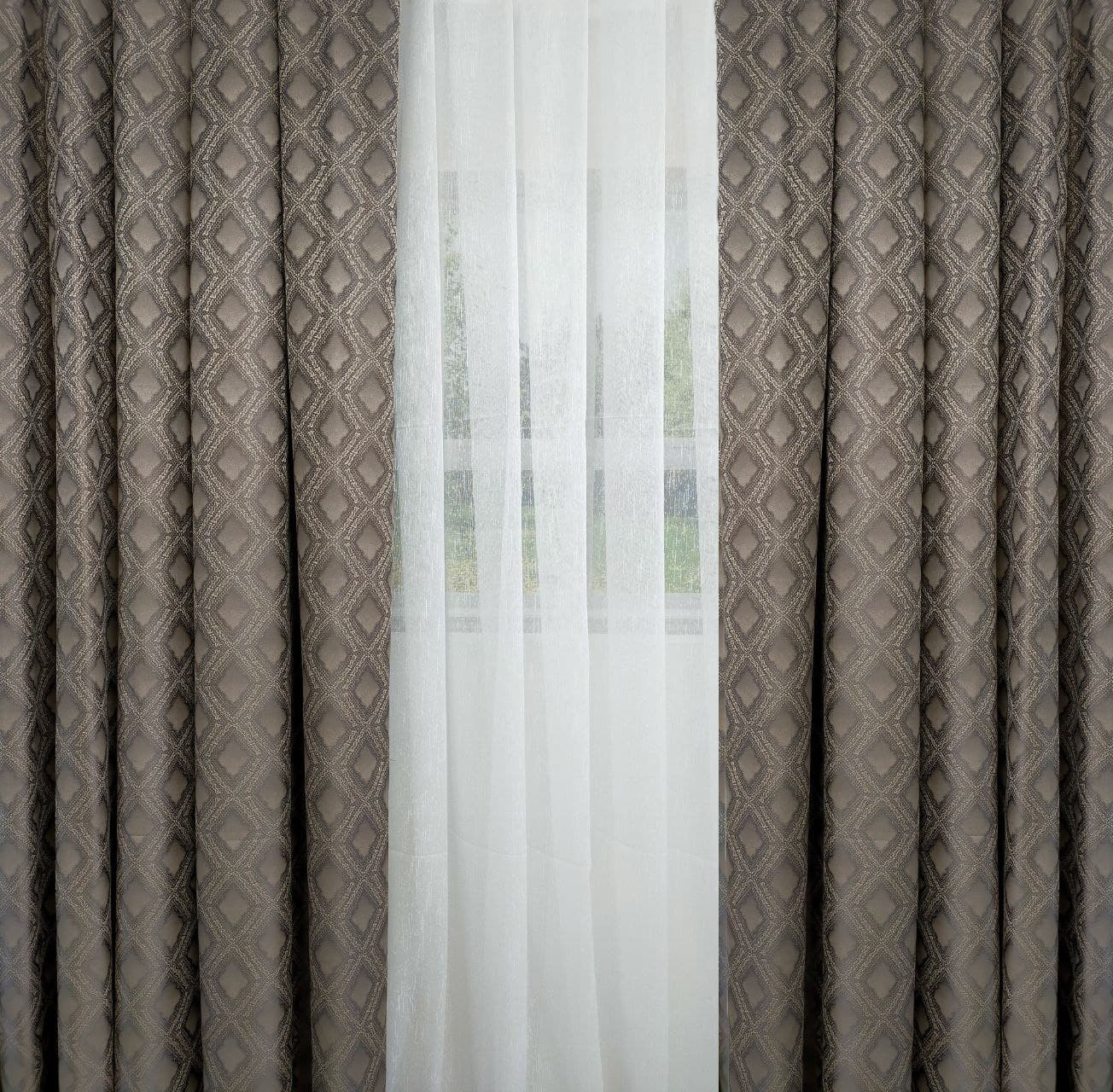 

Комплект Штор с рисунком "Ромб" серо-коричневая 200х250