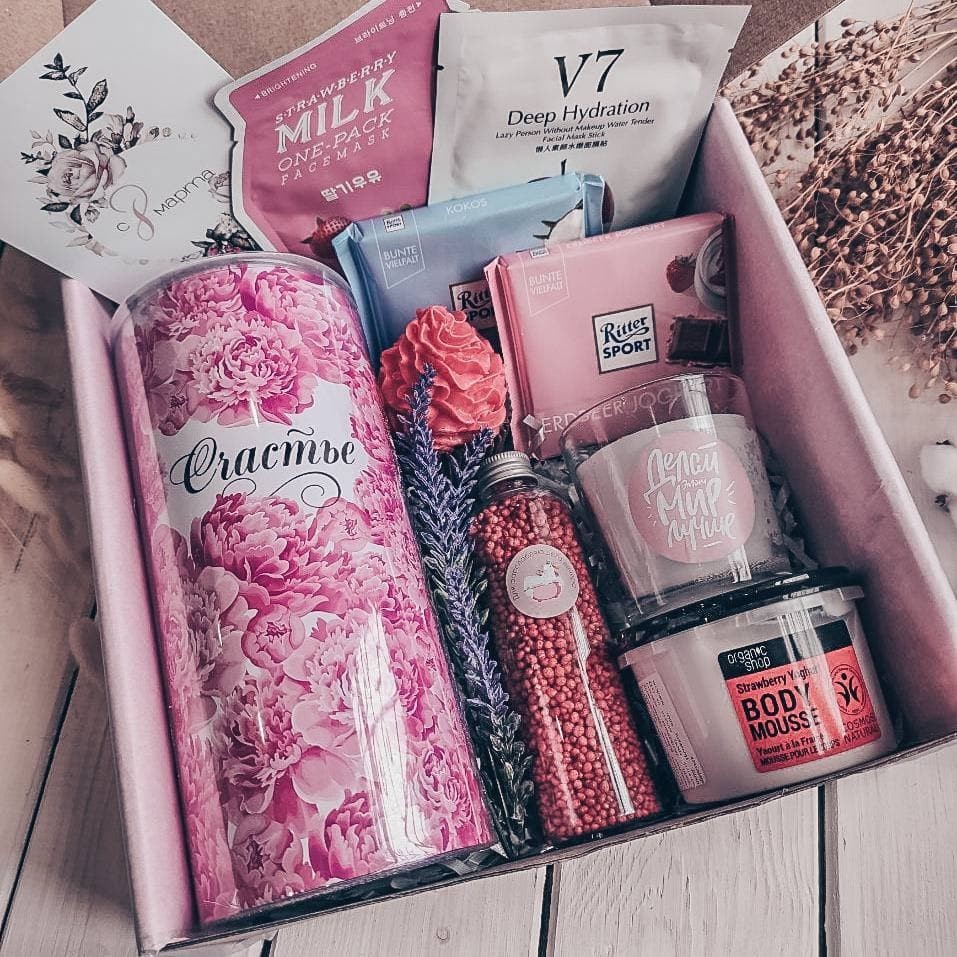 

Подарочный набор для девушек "Shine Box" со сладостями и уходом за телом