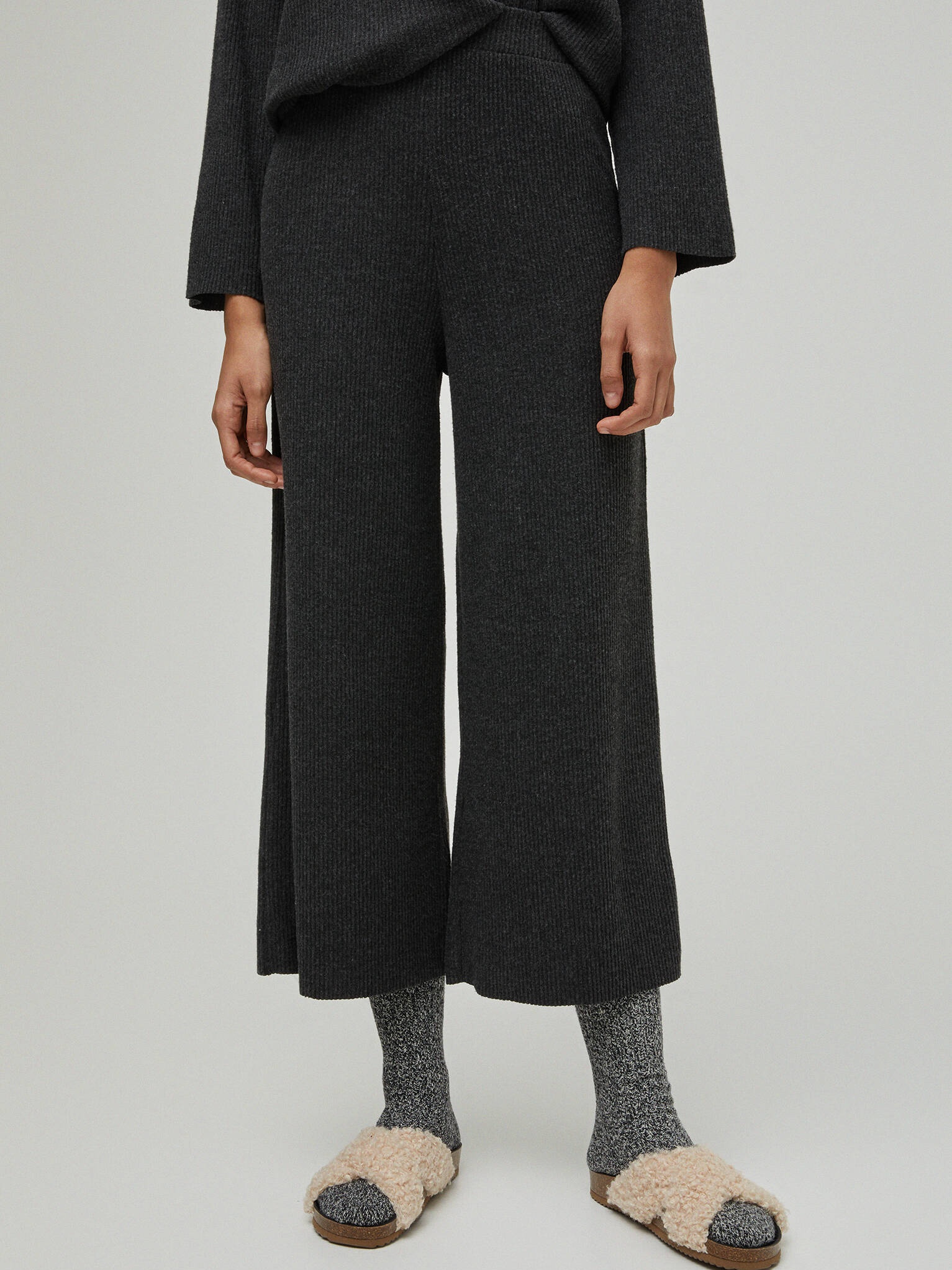 

Брюки Pull & Bear 4676/307/807  Серые, Брюки Pull & Bear 4676/307/807 L Серые