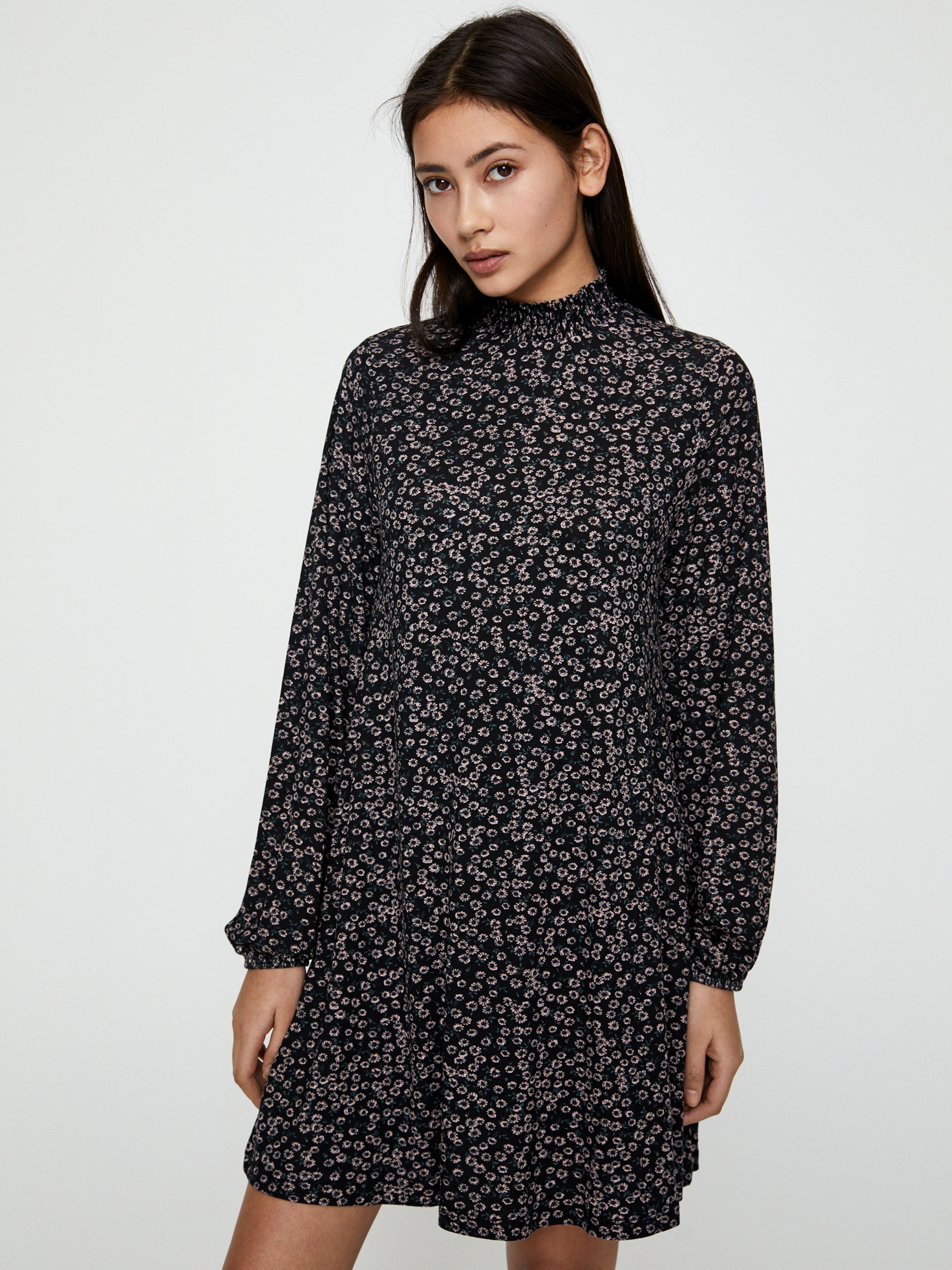 

Платье Pull & Bear 5391/348/800  Черное, Платье Pull & Bear 5391/348/800 XS Черное