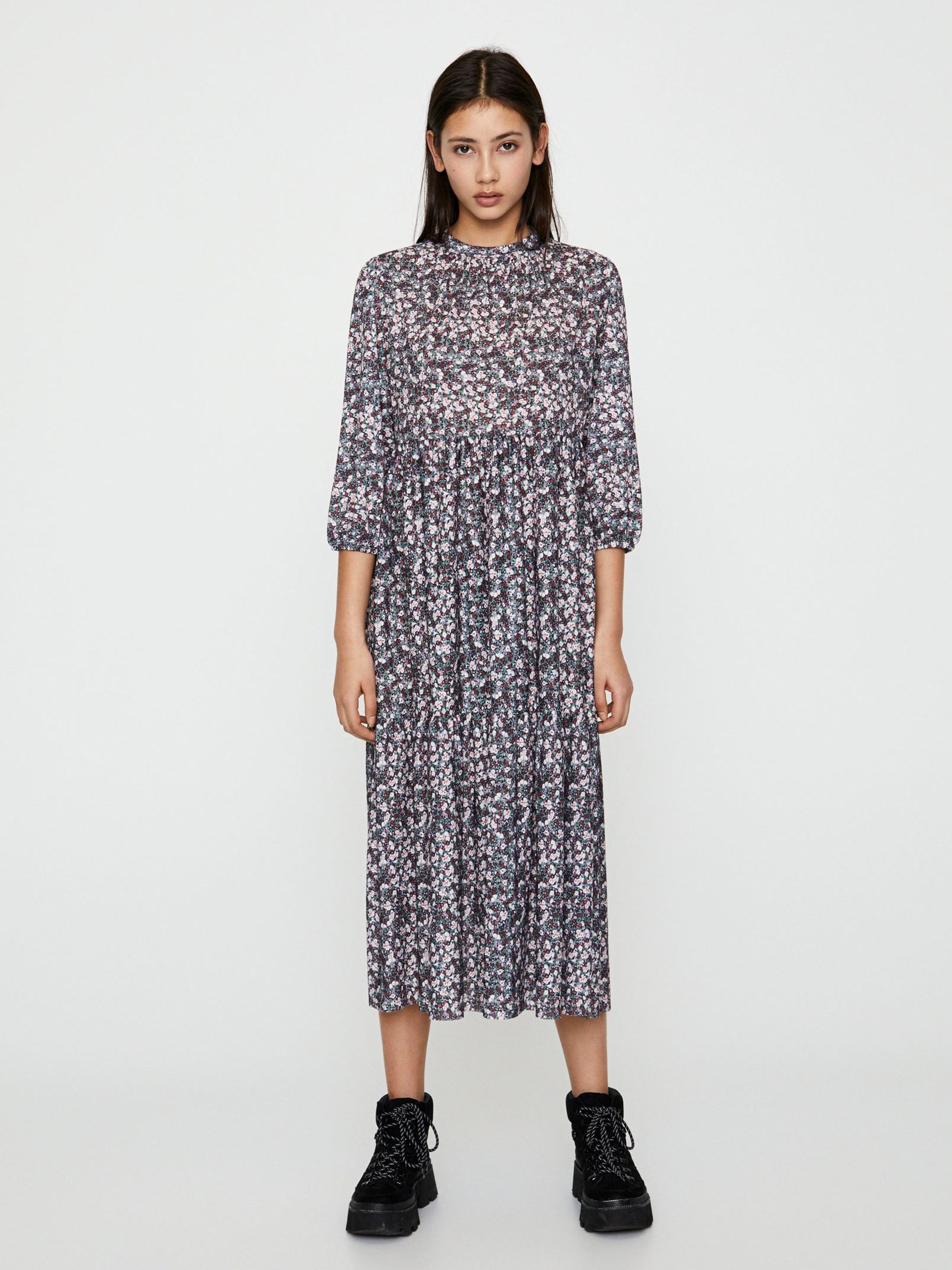 

Платье Pull & Bear 5391/353/020  Серое, Платье Pull & Bear 5391/353/020 XS Серое