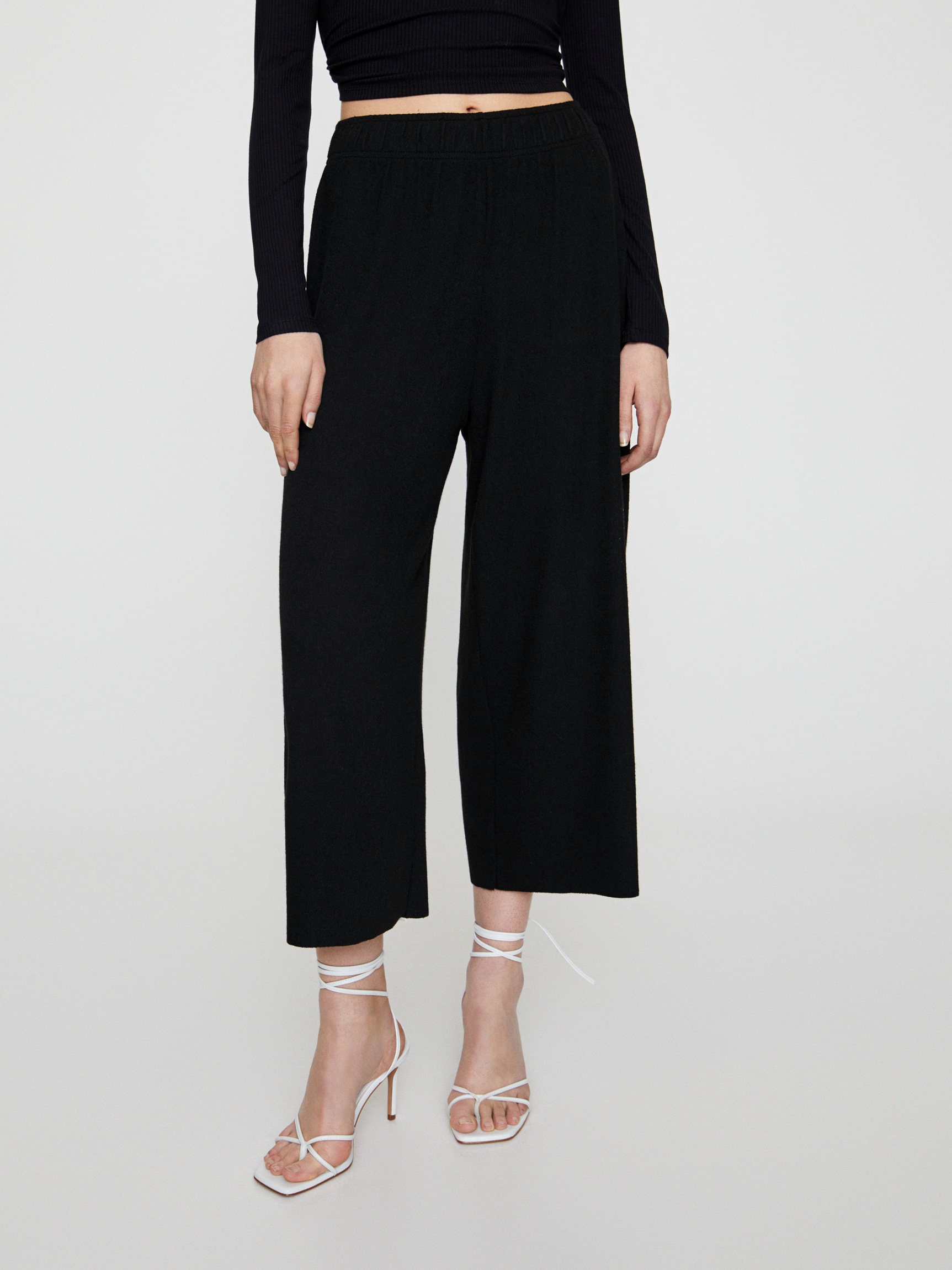 

Брюки Pull & Bear 5670/326/800  Черные, Брюки Pull & Bear 5670/326/800 L Черные