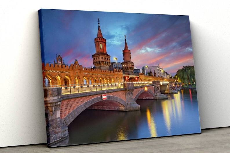 

Картина на холсте Архитектура Берлина 122x81 см (232)