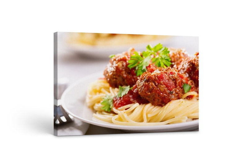 

Картина на холсте Итальянская кухня, спагетти с тефтелями 81x54 см (131)
