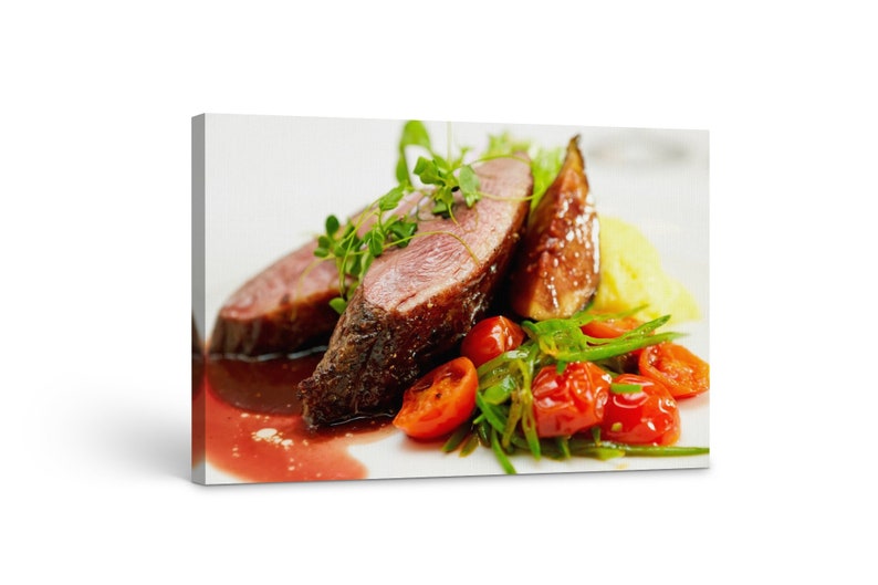 

Картина на холсте Сочное мясо 81x54 см (149)