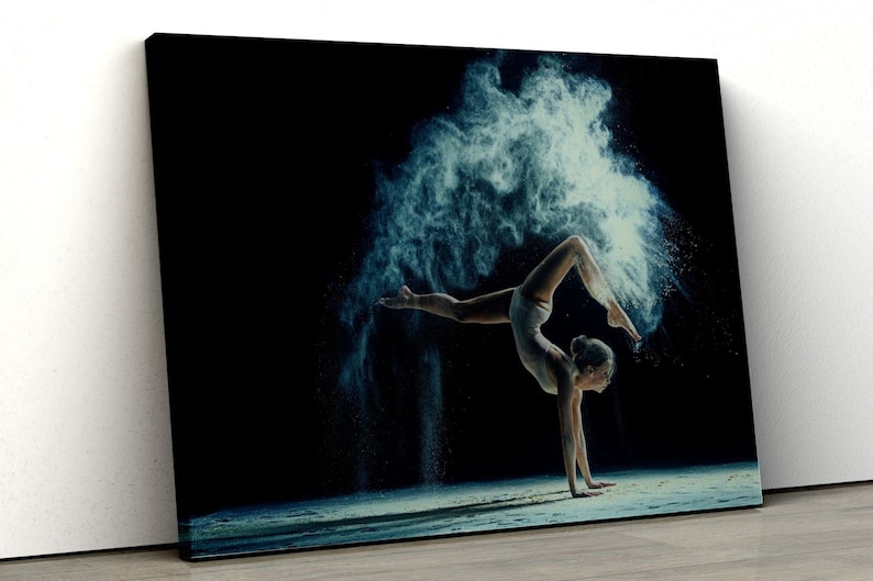 

Картина на холсте Девушка-гимнастка51x34 см (87)